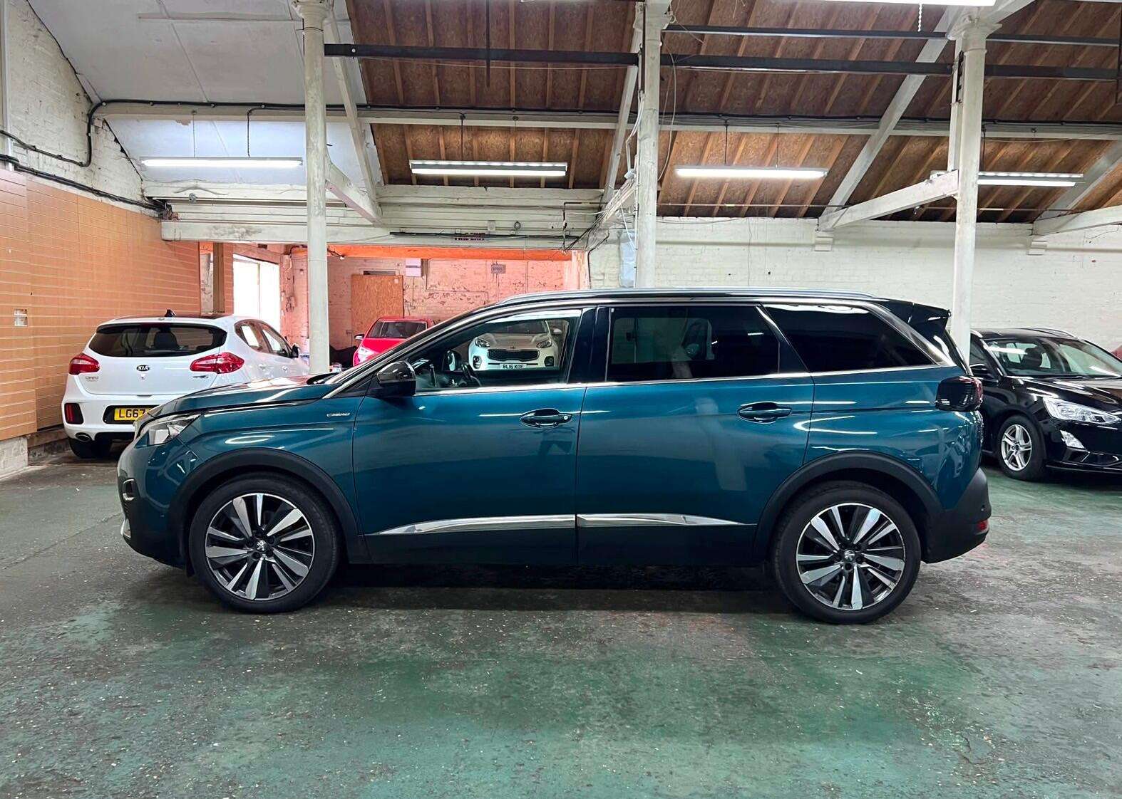 2019 PEUGEOT 5008 2019 PEUGEOT 5008