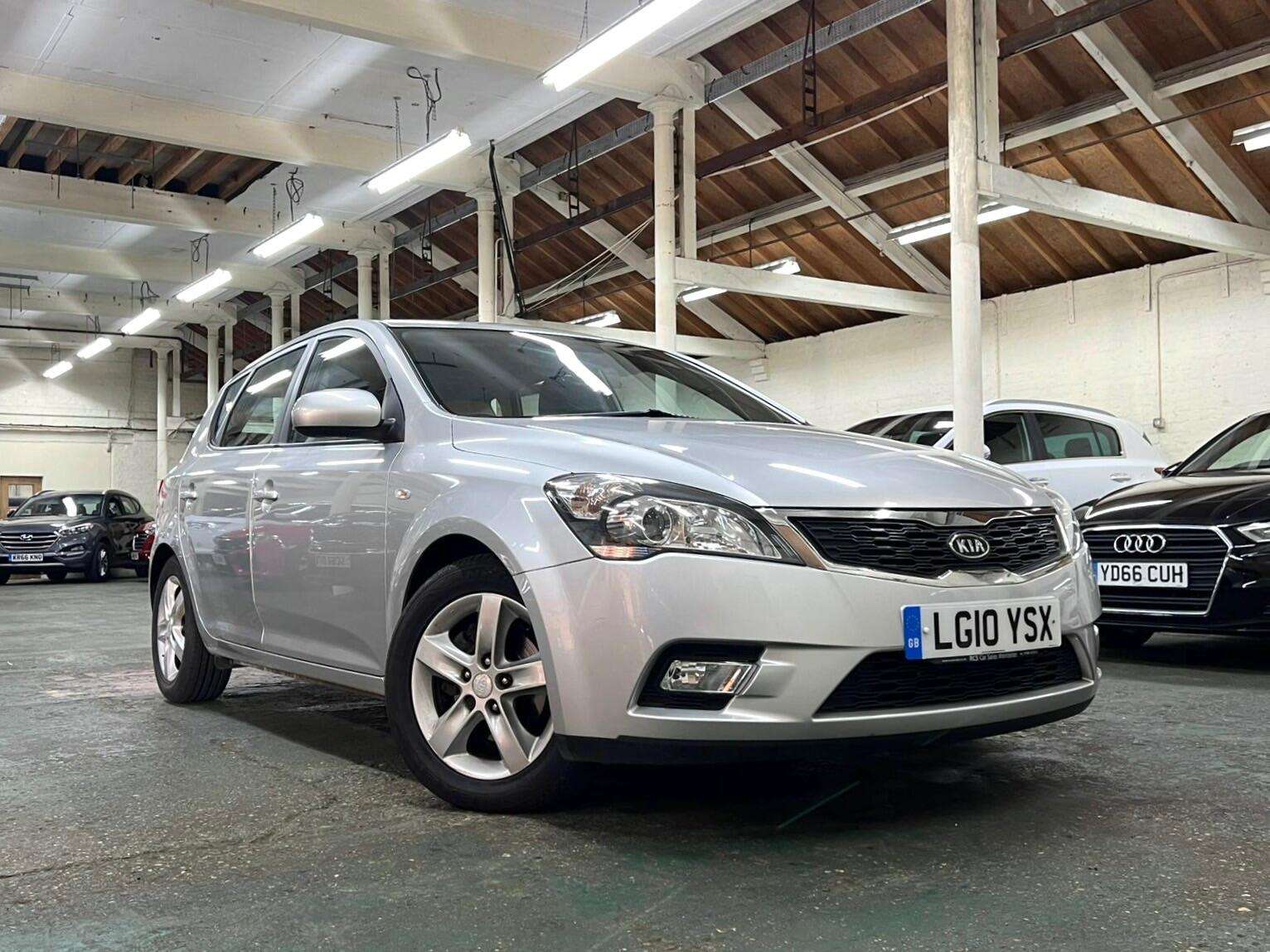 A 2010 KIA CEED 1.6 CRDi 2 Euro 4 5dr A 2010 KIA CEED 1.6 CRDi 2 Euro 4 5dr