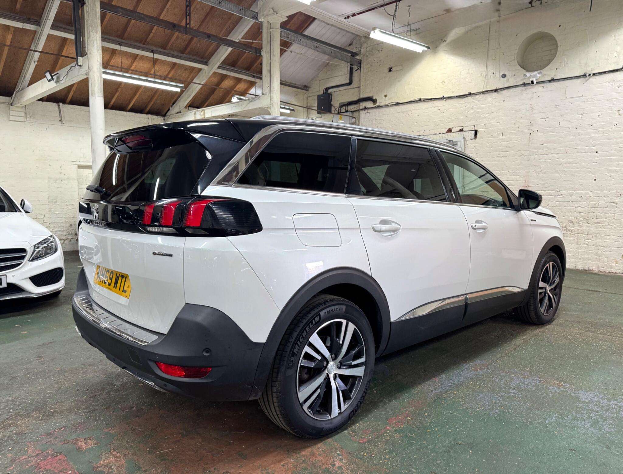 2020 PEUGEOT 5008 2020 PEUGEOT 5008