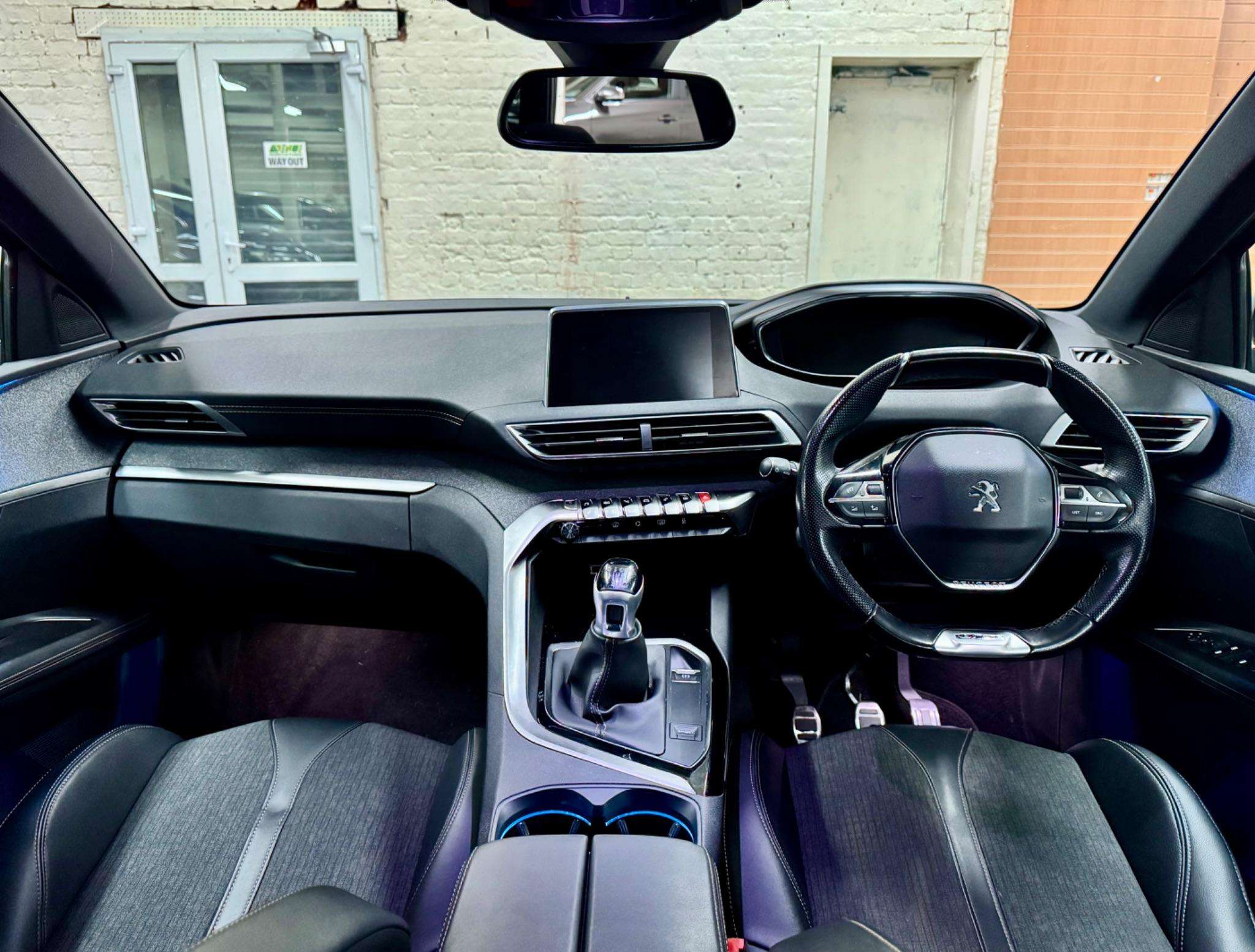 2017 PEUGEOT 5008 2017 PEUGEOT 5008