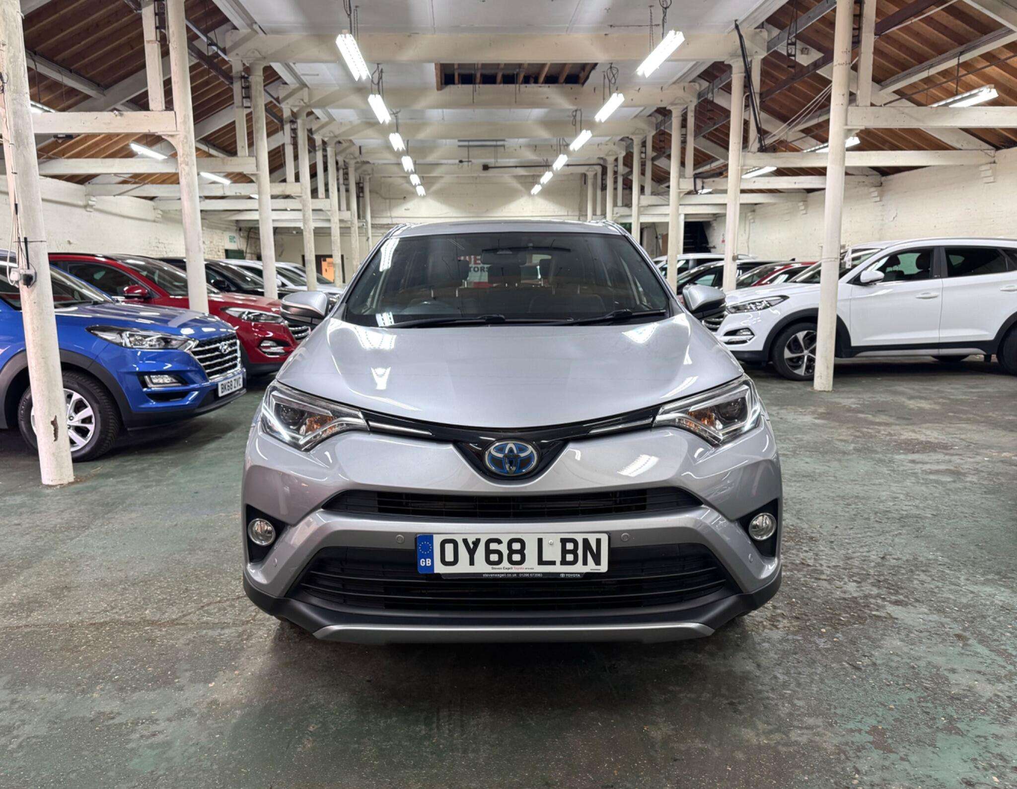 A 2018 TOYOTA RAV4 2.5 VVT-h Design CVT 4WD Euro 6 (s/s) 5dr A 2018 TOYOTA RAV4 2.5 VVT-h Design CVT 4WD Euro 6 (s/s) 5dr
