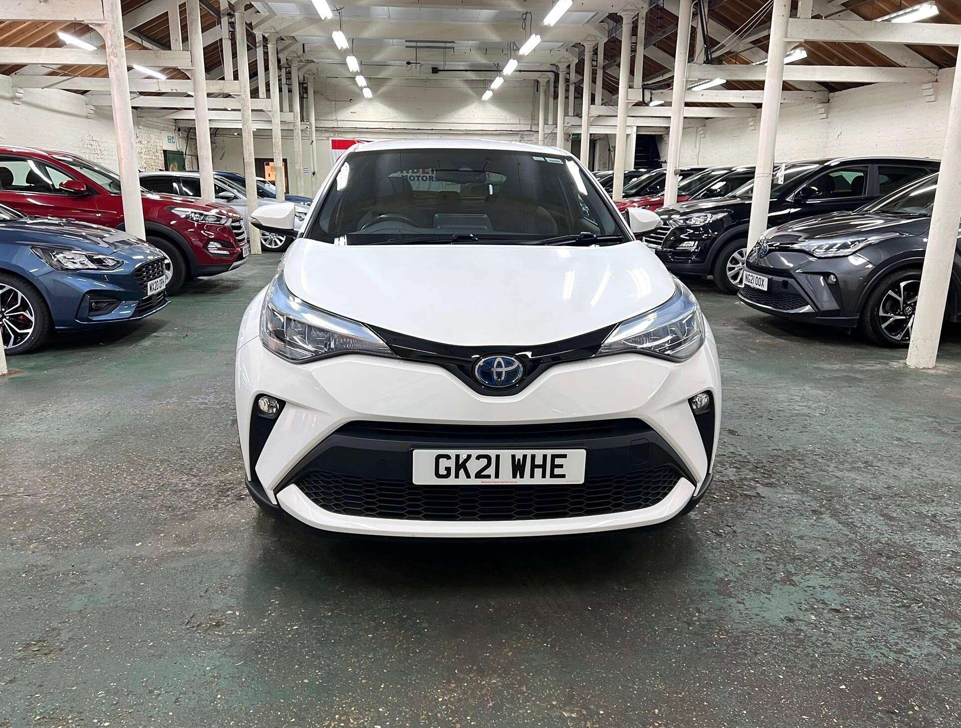 A 2021 TOYOTA C-HR 1.8 VVT-h Design CVT Euro 6 (s/s) 5dr A 2021 TOYOTA C-HR 1.8 VVT-h Design CVT Euro 6 (s/s) 5dr