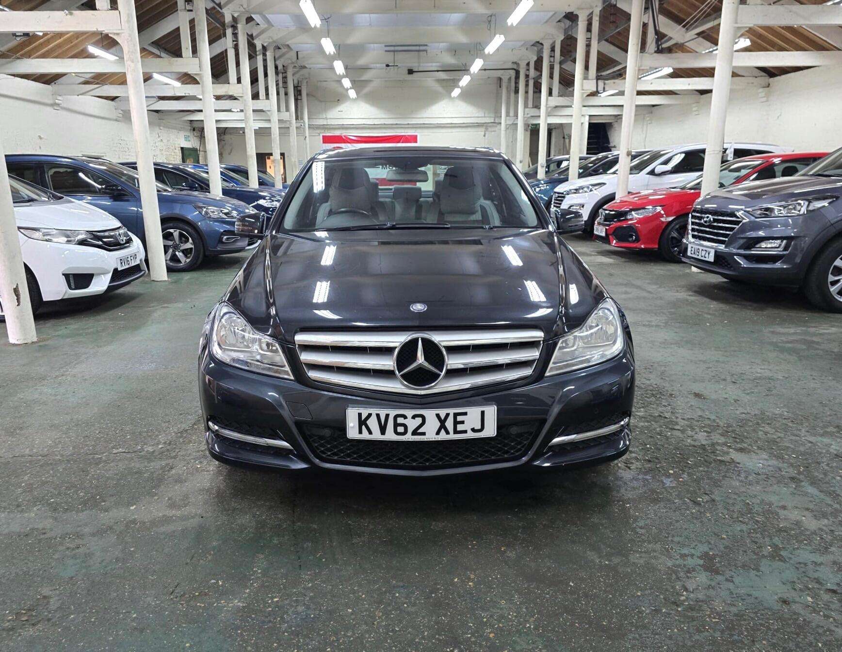 A 2012 MERCEDES-BENZ C CLASS 2.1 C200 CDI BlueEfficiency Executive SE G-Tronic+ Euro 5 (s/s) 4dr A 2012 MERCEDES-BENZ C CLASS 2.1 C200 CDI BlueEfficiency Executive SE G-Tronic+ Euro 5 (s/s) 4dr