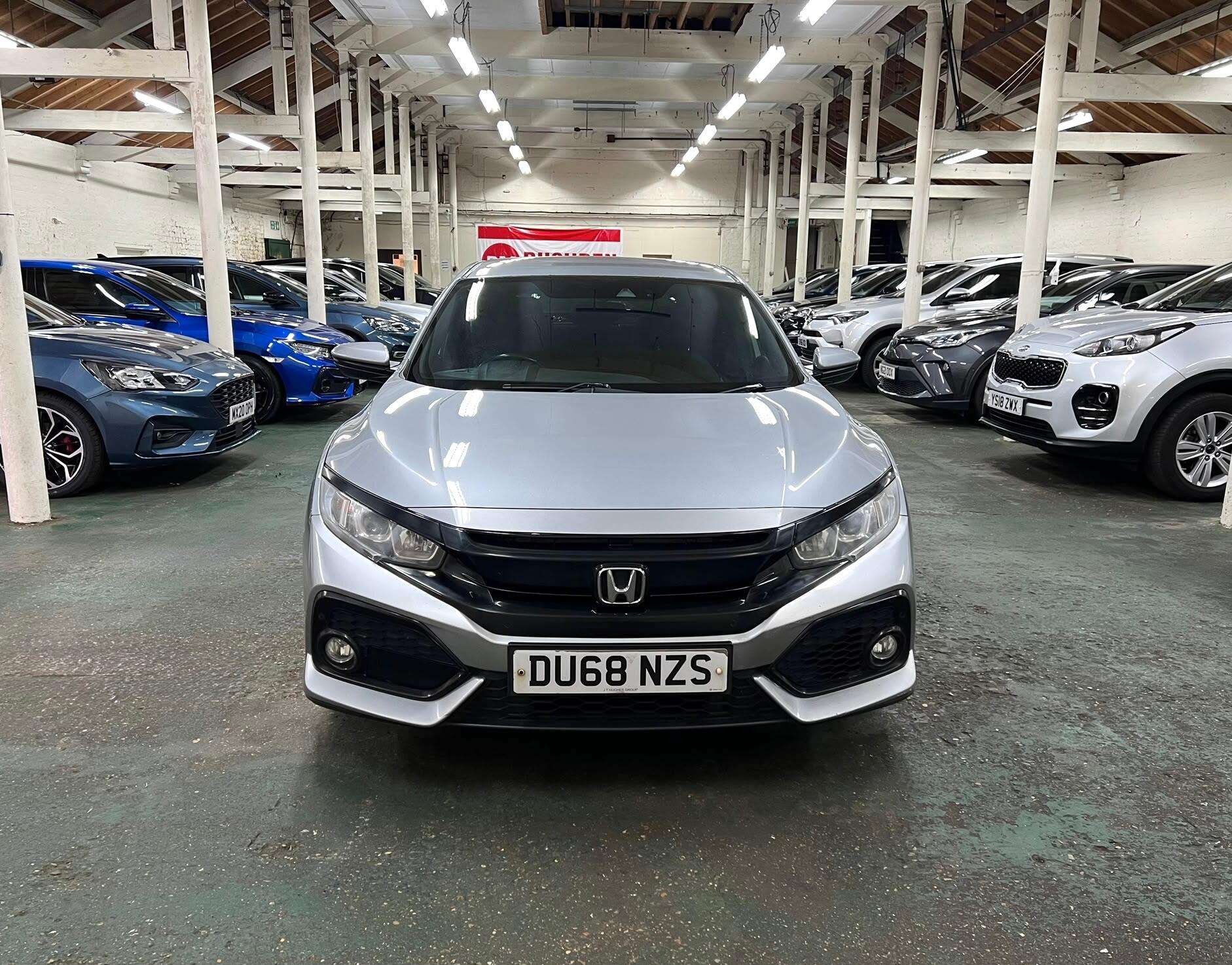 A 2018 HONDA CIVIC 1.6 i-DTEC SR Euro 6 (s/s) 5dr A 2018 HONDA CIVIC 1.6 i-DTEC SR Euro 6 (s/s) 5dr