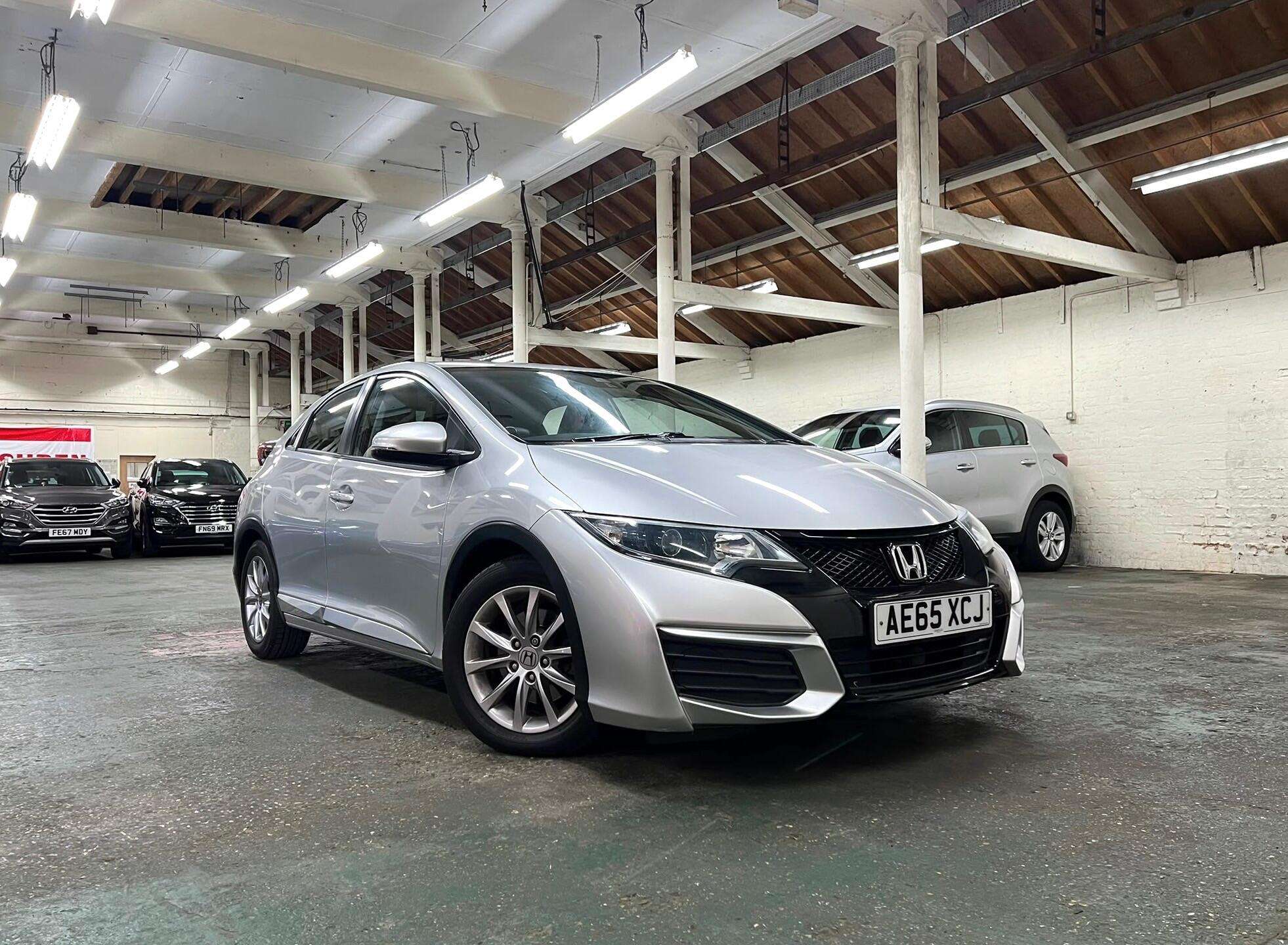 A 2015 HONDA CIVIC 1.6 i-DTEC S (Navi) Hatchback 5dr Diesel Manual Euro 6 (s/s) (120 ps) A 2015 HONDA CIVIC 1.6 i-DTEC S (Navi) Hatchback 5dr Diesel Manual Euro 6 (s/s) (120 ps)