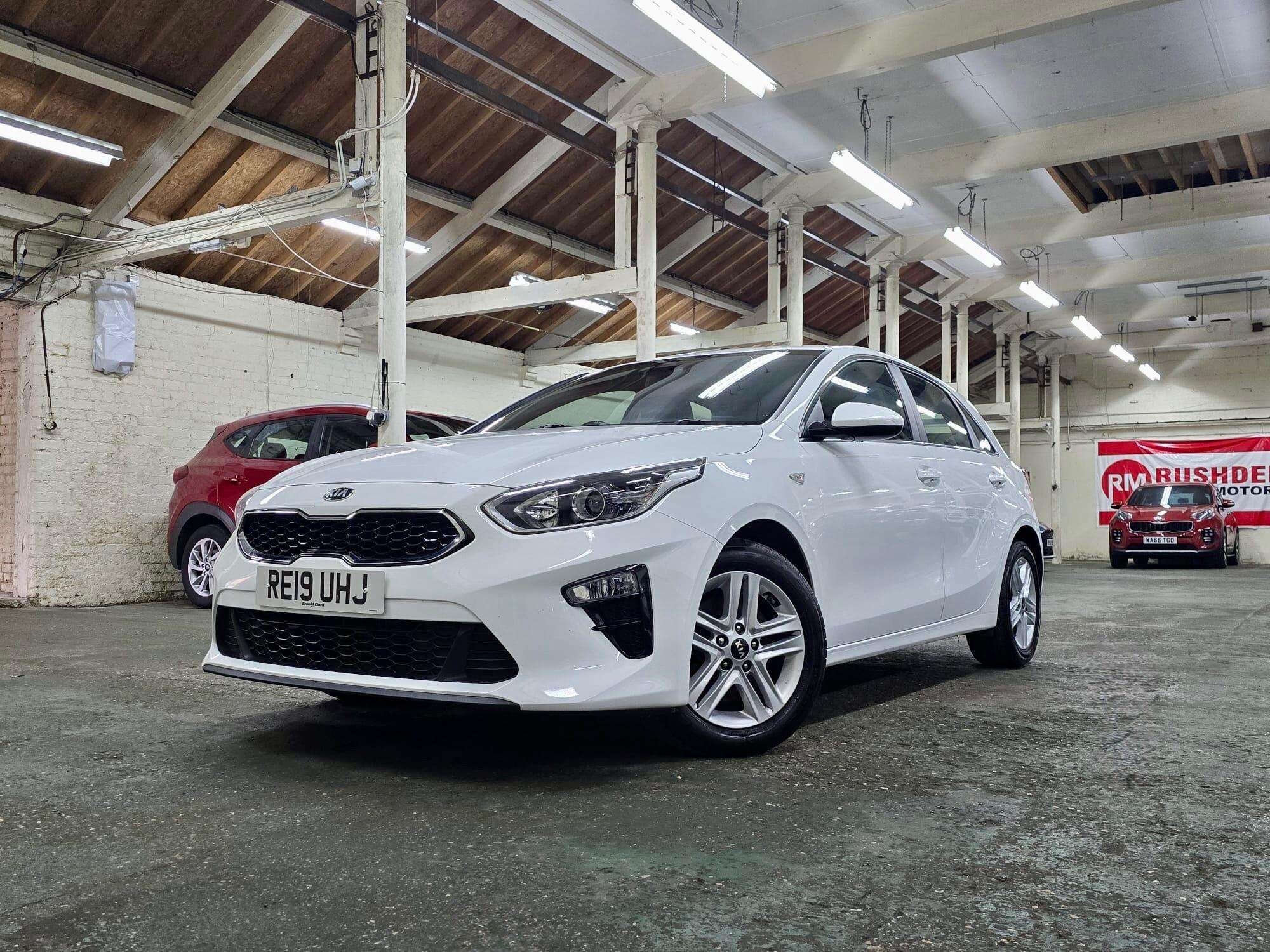 A 2019 KIA CEED 1.6 CRDi ECO 2 Euro 6 (s/s) 5dr A 2019 KIA CEED 1.6 CRDi ECO 2 Euro 6 (s/s) 5dr