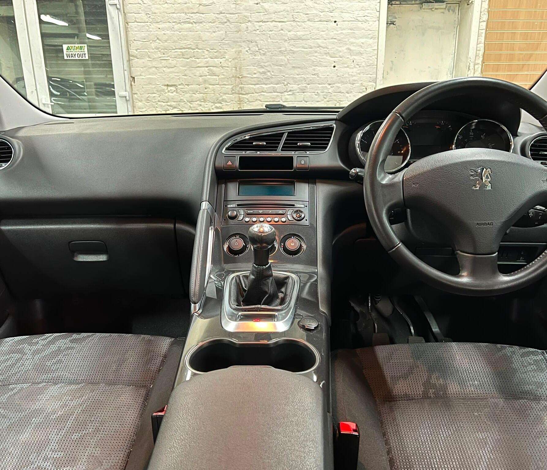2011 PEUGEOT 3008 2011 PEUGEOT 3008