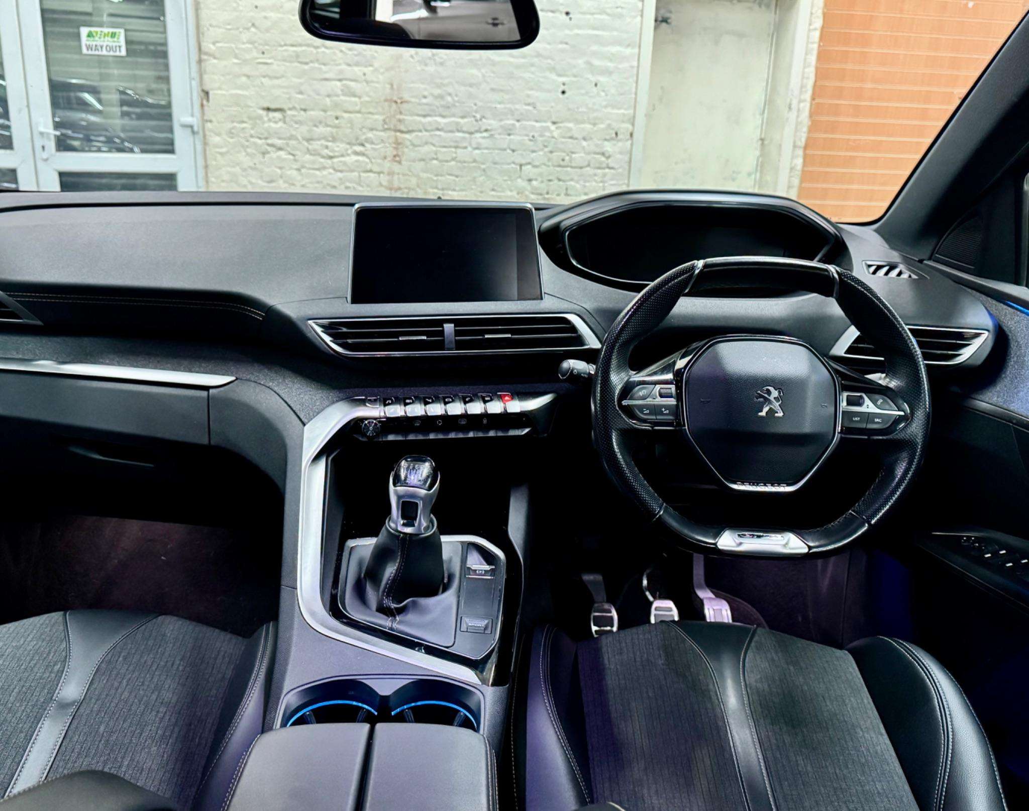 2017 PEUGEOT 5008 2017 PEUGEOT 5008