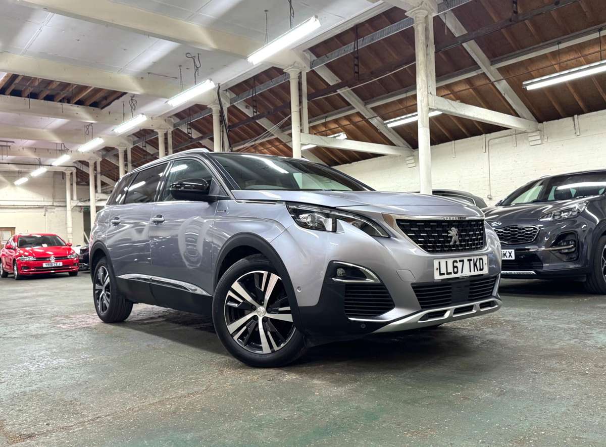 Check out this Peugeot 5008 2017 Petrol Manual
