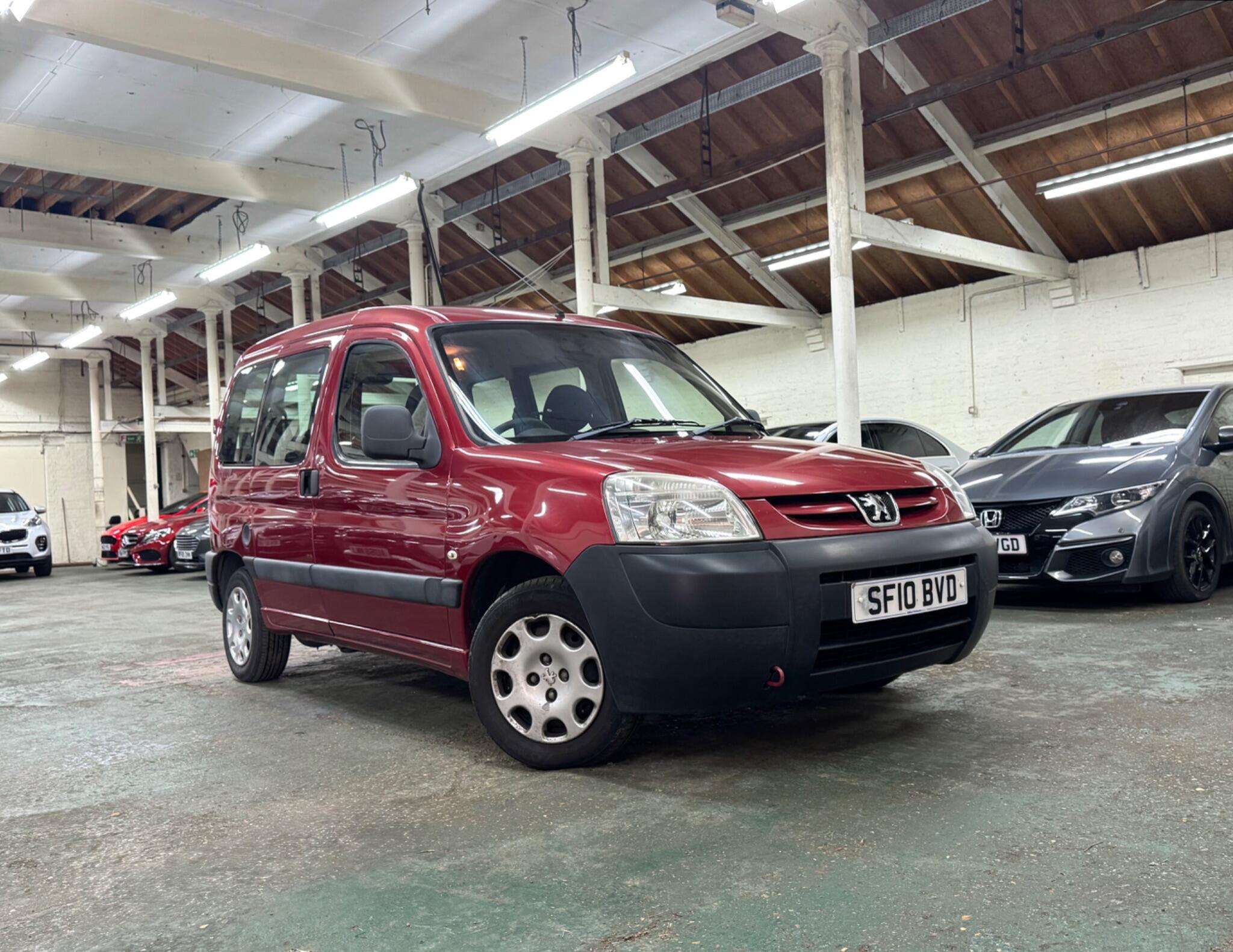 A 2010 PEUGEOT PARTNER 1.4 Combi 5dr A 2010 PEUGEOT PARTNER 1.4 Combi 5dr