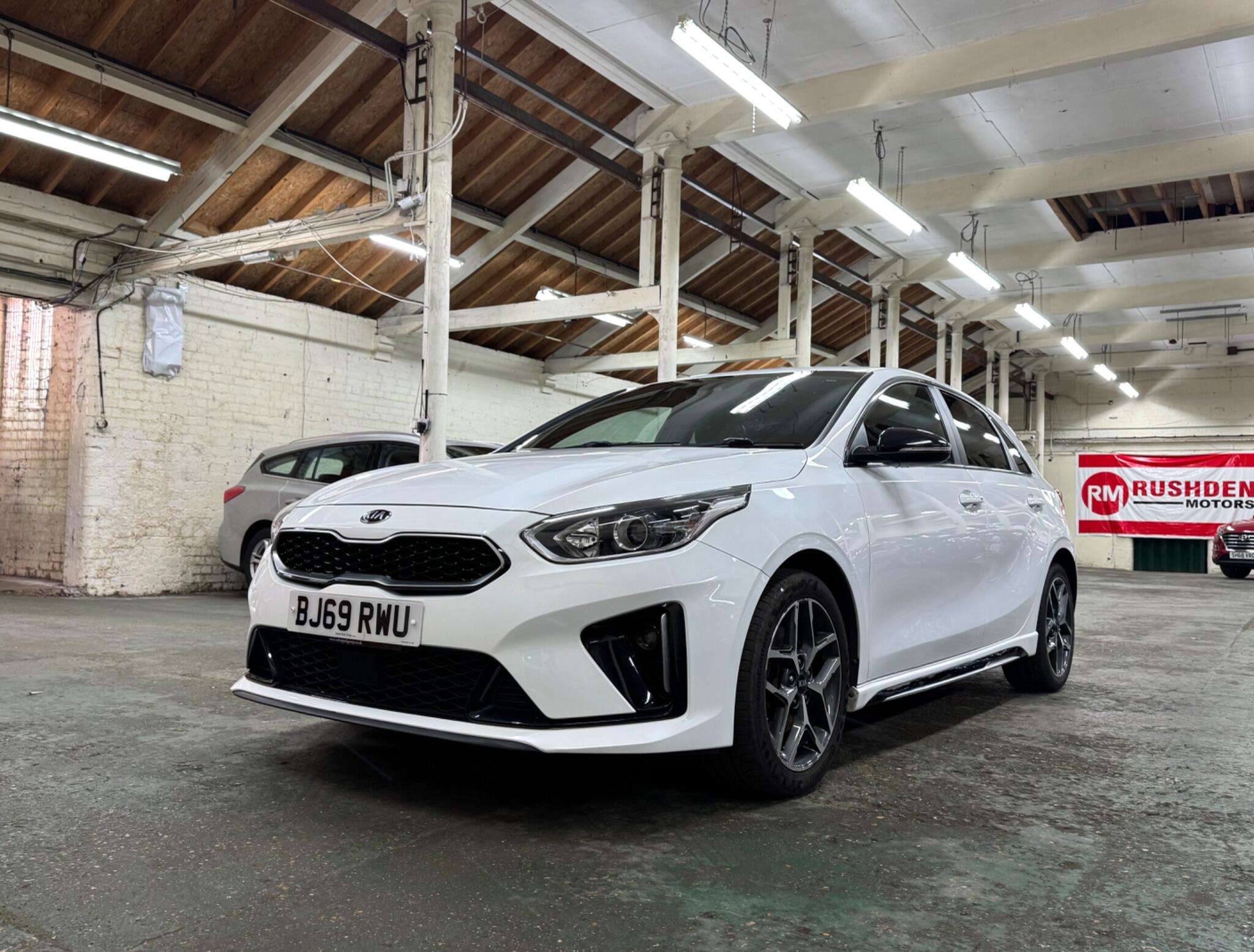 A 2019 KIA CEED 1.6 CRDi GT-Line Euro 6 (s/s) 5dr A 2019 KIA CEED 1.6 CRDi GT-Line Euro 6 (s/s) 5dr