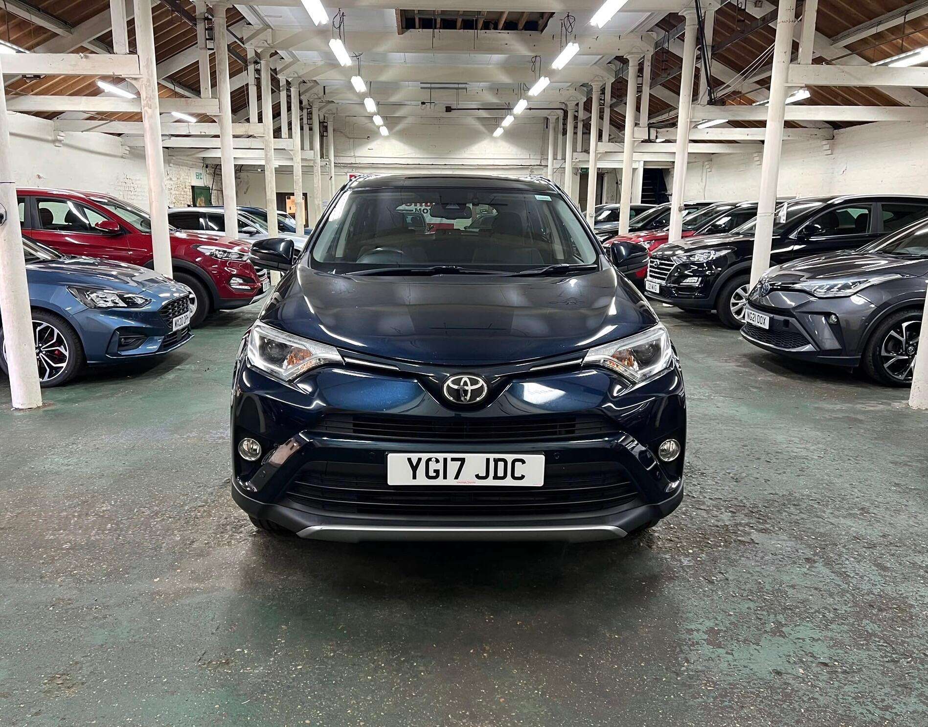 A 2017 TOYOTA RAV4 2.0 D-4D Business Edition Euro 6 (s/s) 5dr (Safety Sense, Nav) A 2017 TOYOTA RAV4 2.0 D-4D Business Edition Euro 6 (s/s) 5dr (Safety Sense, Nav)