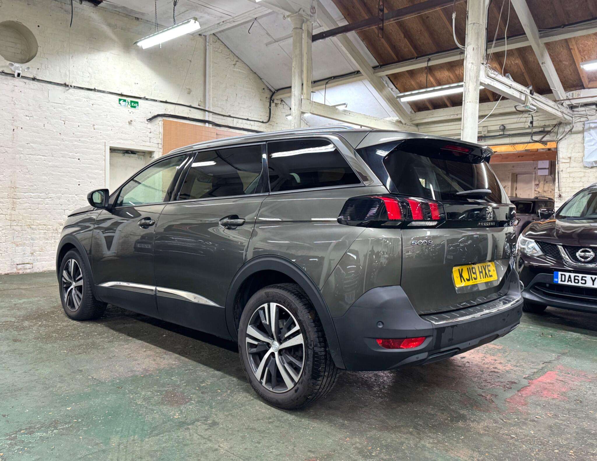 2019 PEUGEOT 5008 2019 PEUGEOT 5008
