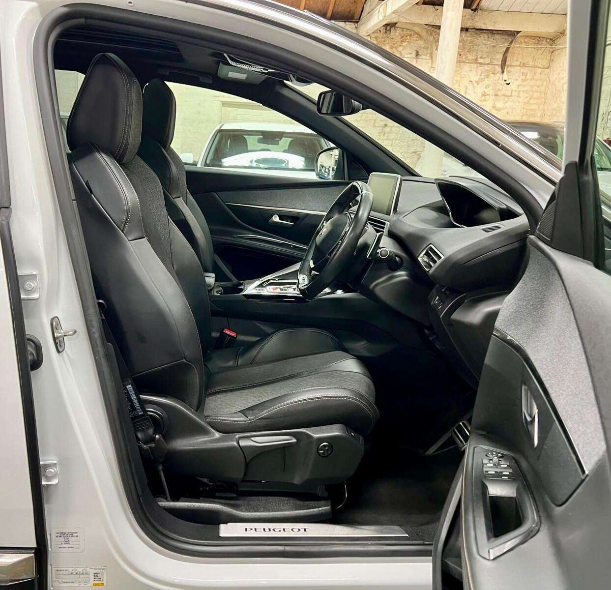 2019 PEUGEOT 5008 2019 PEUGEOT 5008