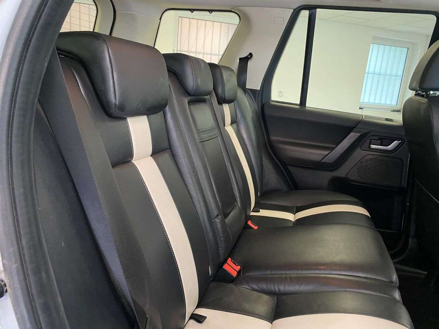2011 LAND ROVER FREELANDER 2 2011 LAND ROVER FREELANDER 2