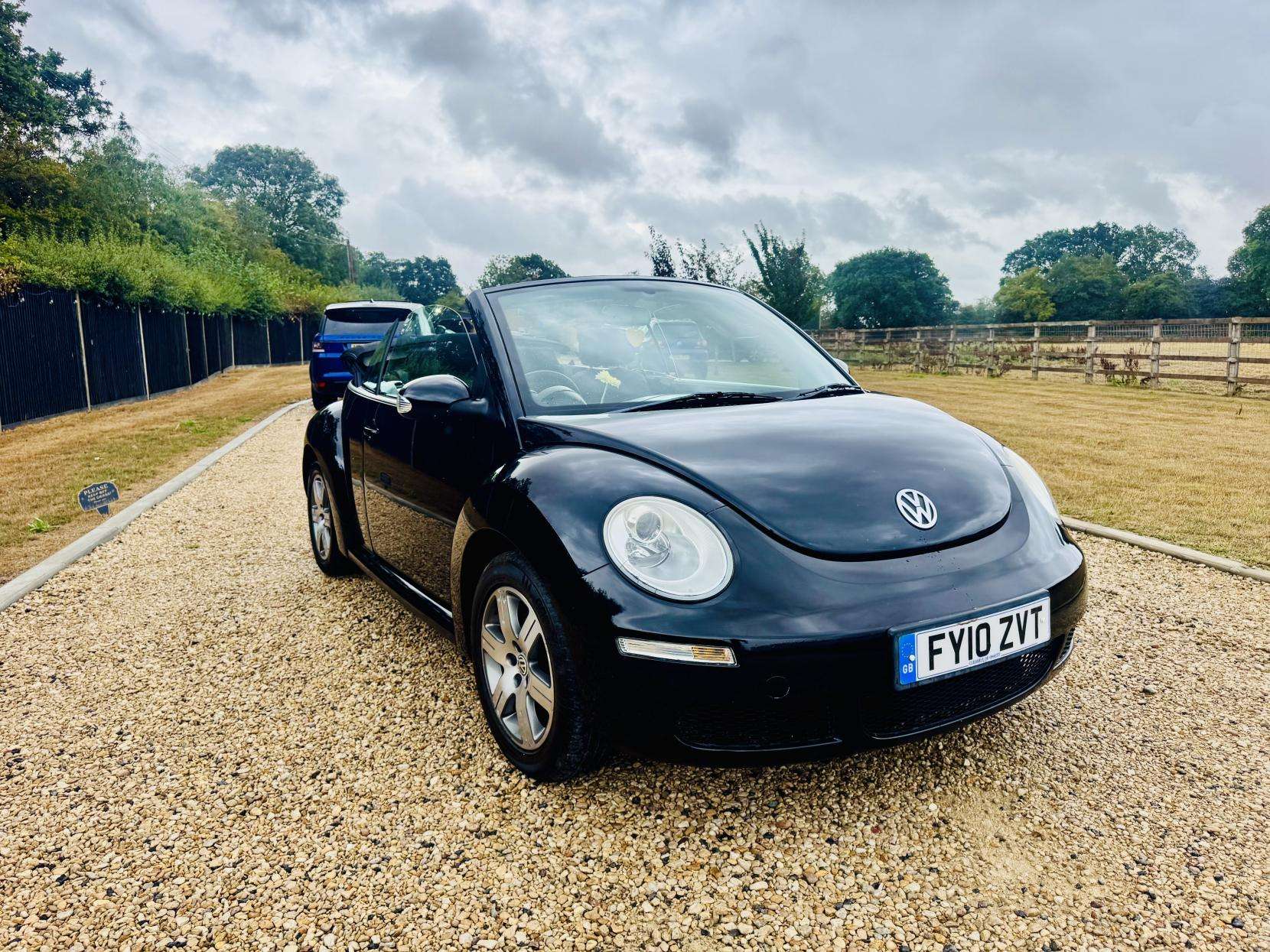 A 2010 VOLKSWAGEN BEETLE 1.6 Cabriolet 2dr Petrol Manual Euro 4 (102 ps) A 2010 VOLKSWAGEN BEETLE 1.6 Cabriolet 2dr Petrol Manual Euro 4 (102 ps)