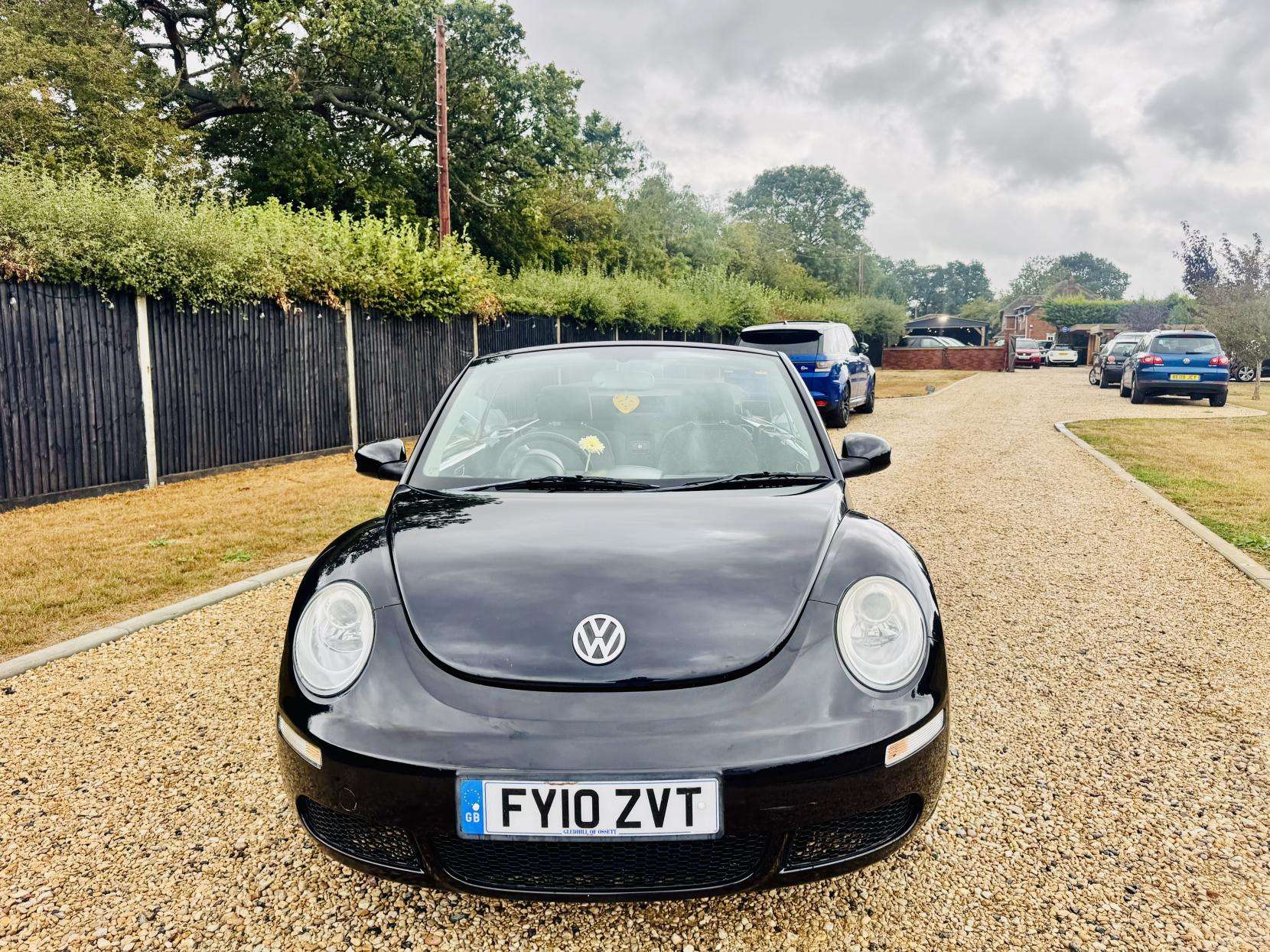 A 2010 VOLKSWAGEN BEETLE 1.6 Cabriolet 2dr Petrol Manual Euro 4 (102 ps) A 2010 VOLKSWAGEN BEETLE 1.6 Cabriolet 2dr Petrol Manual Euro 4 (102 ps)