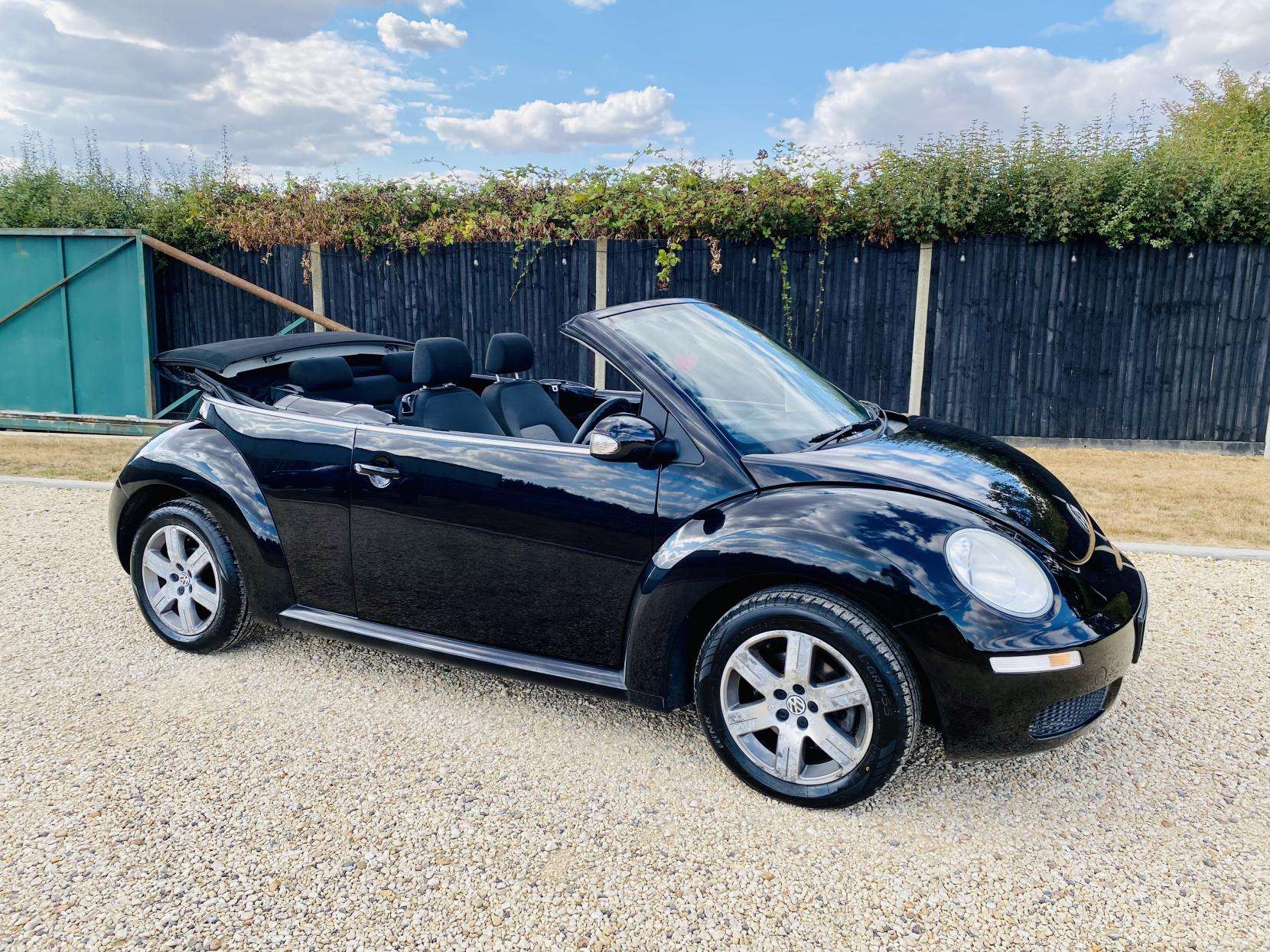 A 2010 VOLKSWAGEN BEETLE 1.6 Sola Cabriolet 2dr Petrol Manual Euro 4 (102 ps) A 2010 VOLKSWAGEN BEETLE 1.6 Sola Cabriolet 2dr Petrol Manual Euro 4 (102 ps)