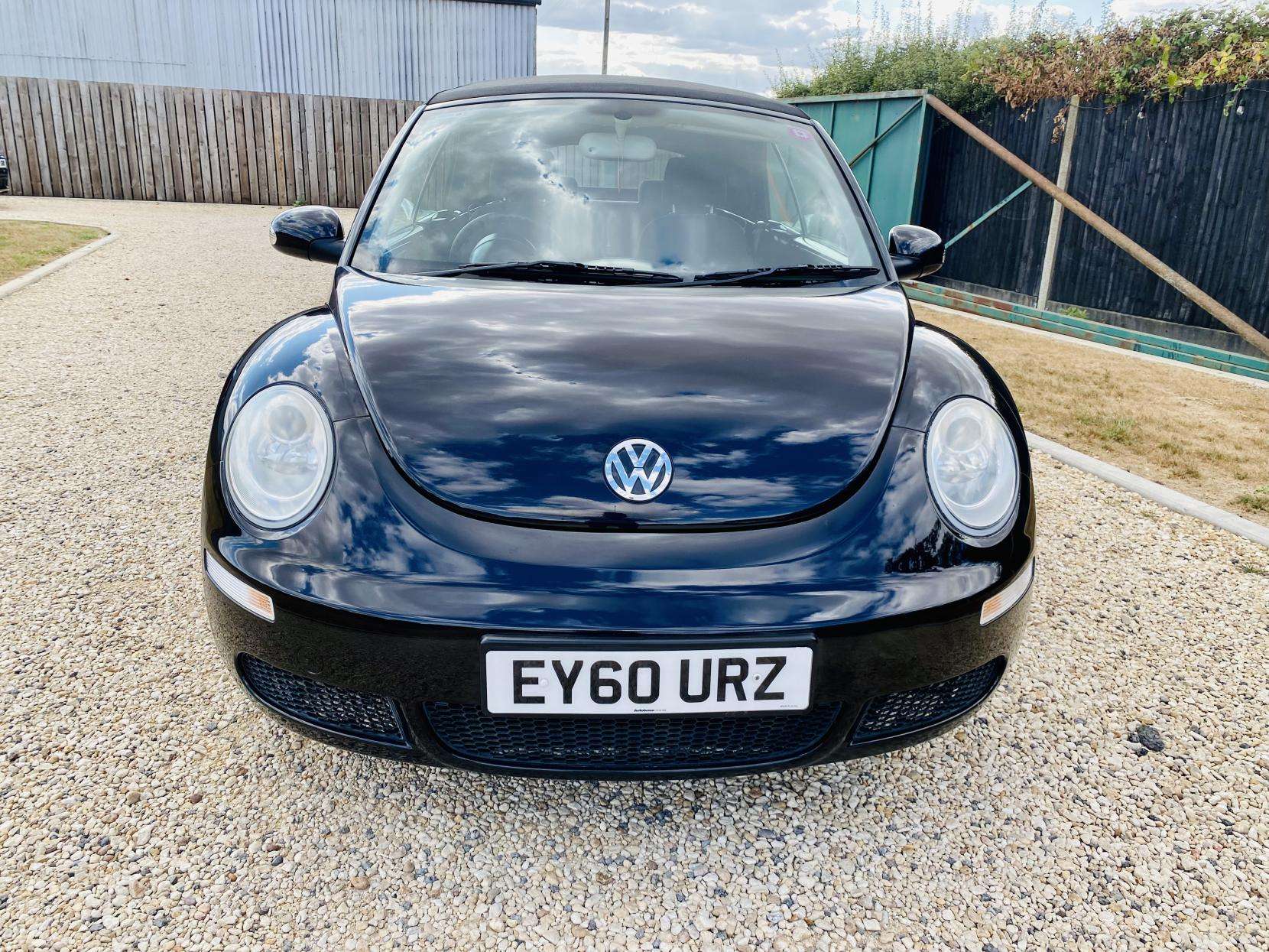 A 2010 VOLKSWAGEN BEETLE 1.6 Sola Cabriolet 2dr Petrol Manual Euro 4 (102 ps) A 2010 VOLKSWAGEN BEETLE 1.6 Sola Cabriolet 2dr Petrol Manual Euro 4 (102 ps)