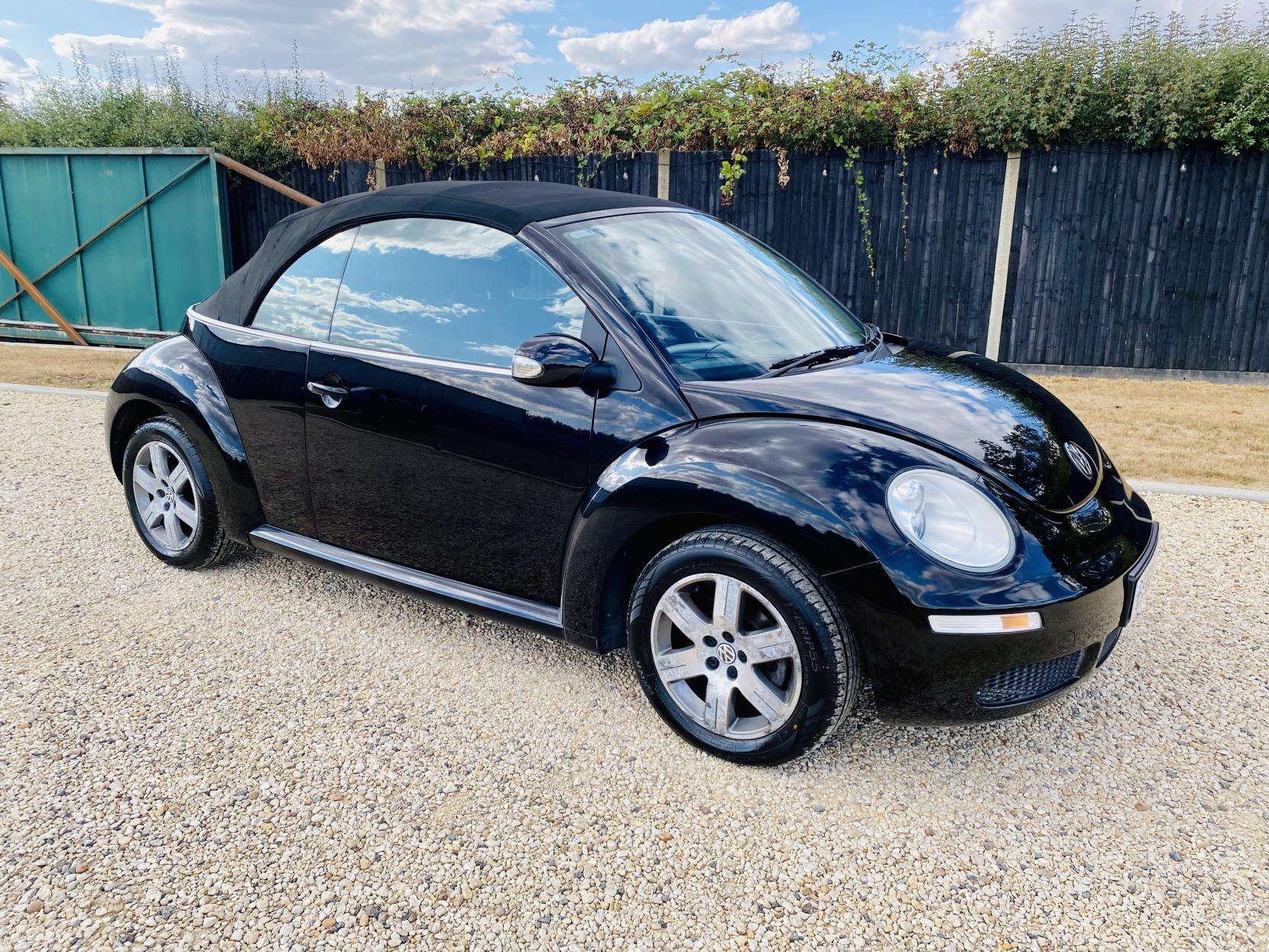 A 2010 VOLKSWAGEN BEETLE 1.6 Sola Cabriolet 2dr Petrol Manual Euro 4 (102 ps) A 2010 VOLKSWAGEN BEETLE 1.6 Sola Cabriolet 2dr Petrol Manual Euro 4 (102 ps)