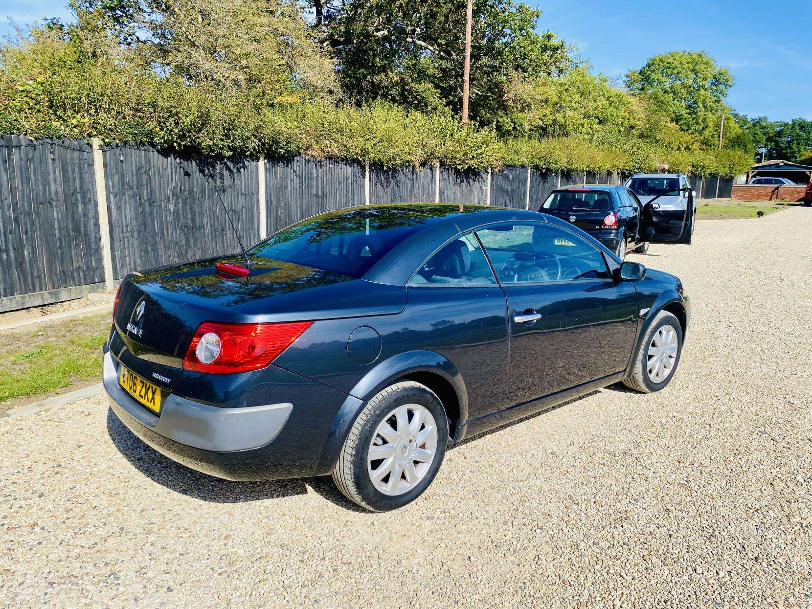 2006 RENAULT MEGANE 2006 RENAULT MEGANE