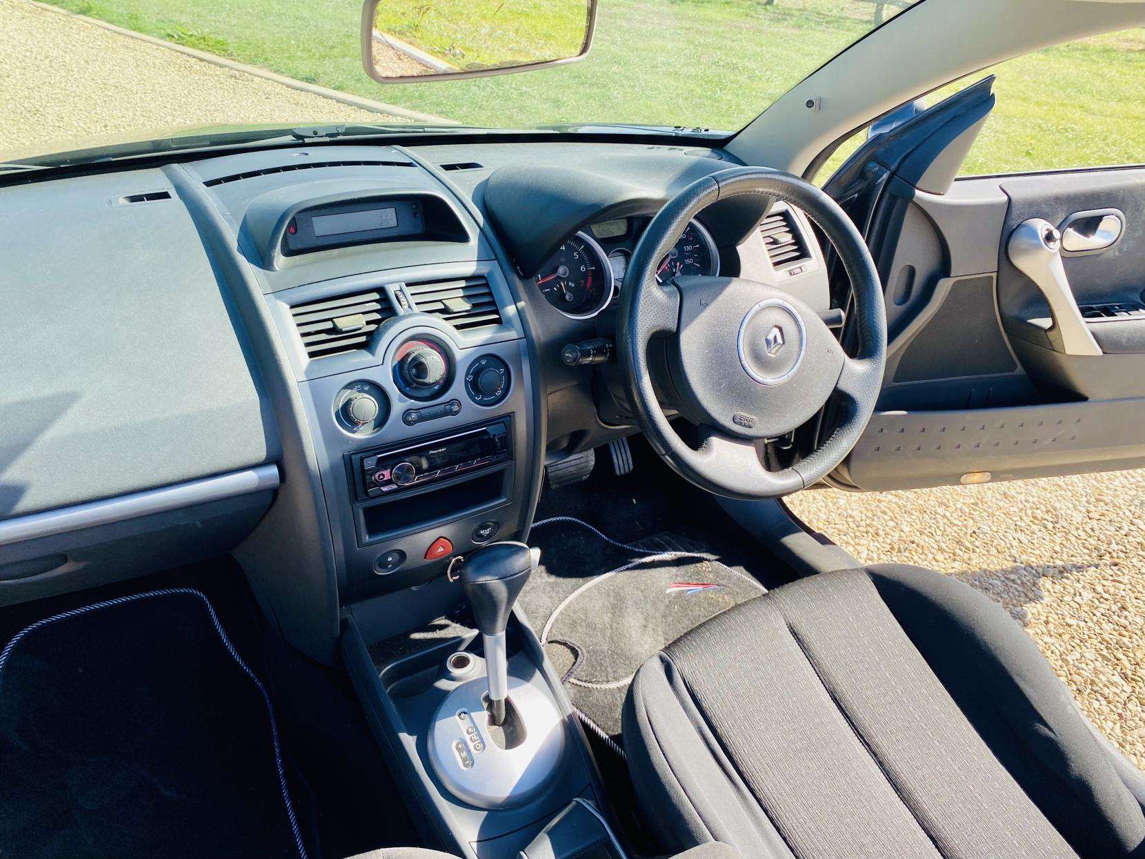 2006 RENAULT MEGANE 2006 RENAULT MEGANE