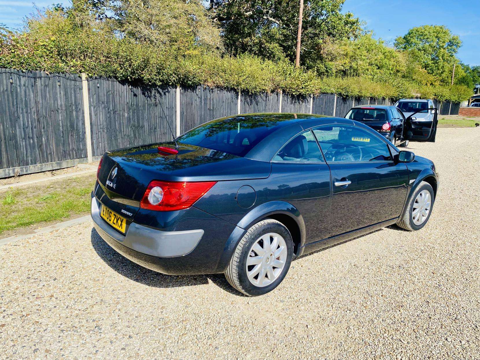 2006 RENAULT MEGANE 2006 RENAULT MEGANE