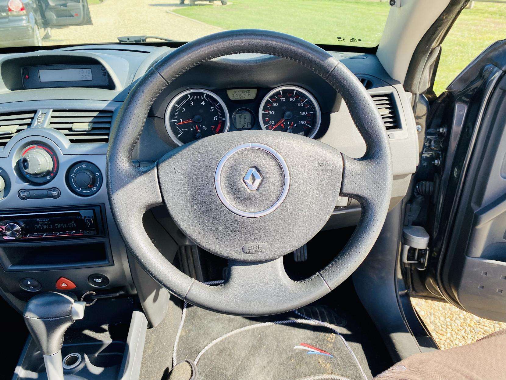 2006 RENAULT MEGANE 2006 RENAULT MEGANE