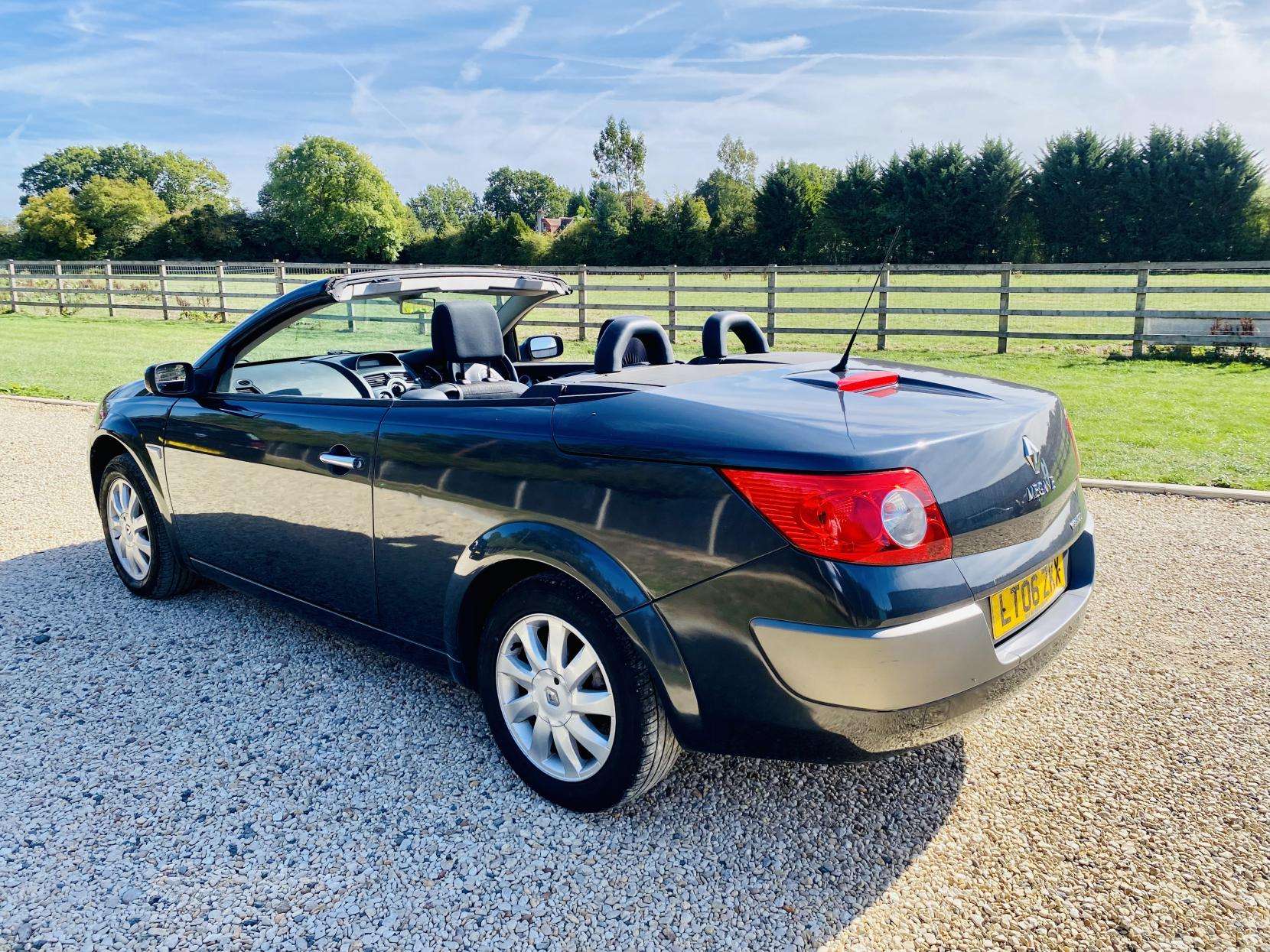 2006 RENAULT MEGANE 2006 RENAULT MEGANE