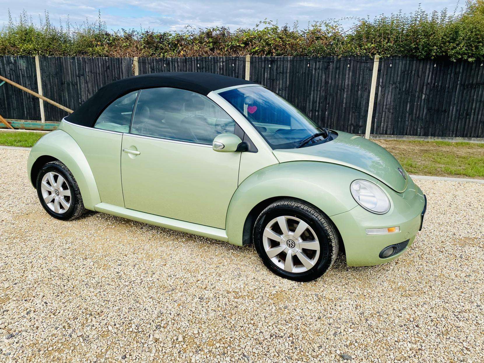 A 2006 VOLKSWAGEN BEETLE 2.0 S Cabriolet 2dr Petrol Manual Euro 4 (115 ps) A 2006 VOLKSWAGEN BEETLE 2.0 S Cabriolet 2dr Petrol Manual Euro 4 (115 ps)