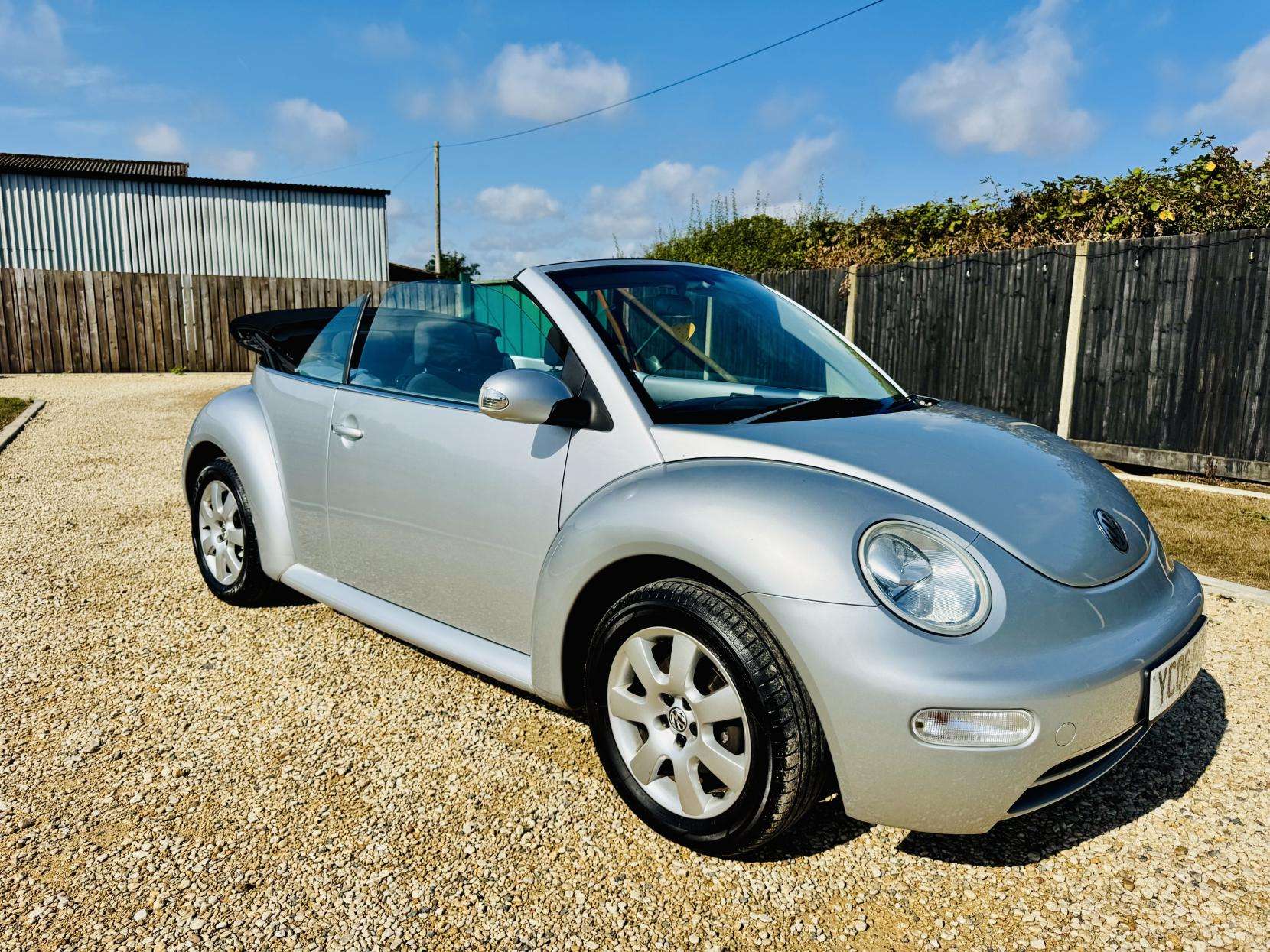 A 2006 VOLKSWAGEN BEETLE 2.0 S Cabriolet 2dr Petrol Manual Euro 4 (115 ps) A 2006 VOLKSWAGEN BEETLE 2.0 S Cabriolet 2dr Petrol Manual Euro 4 (115 ps)