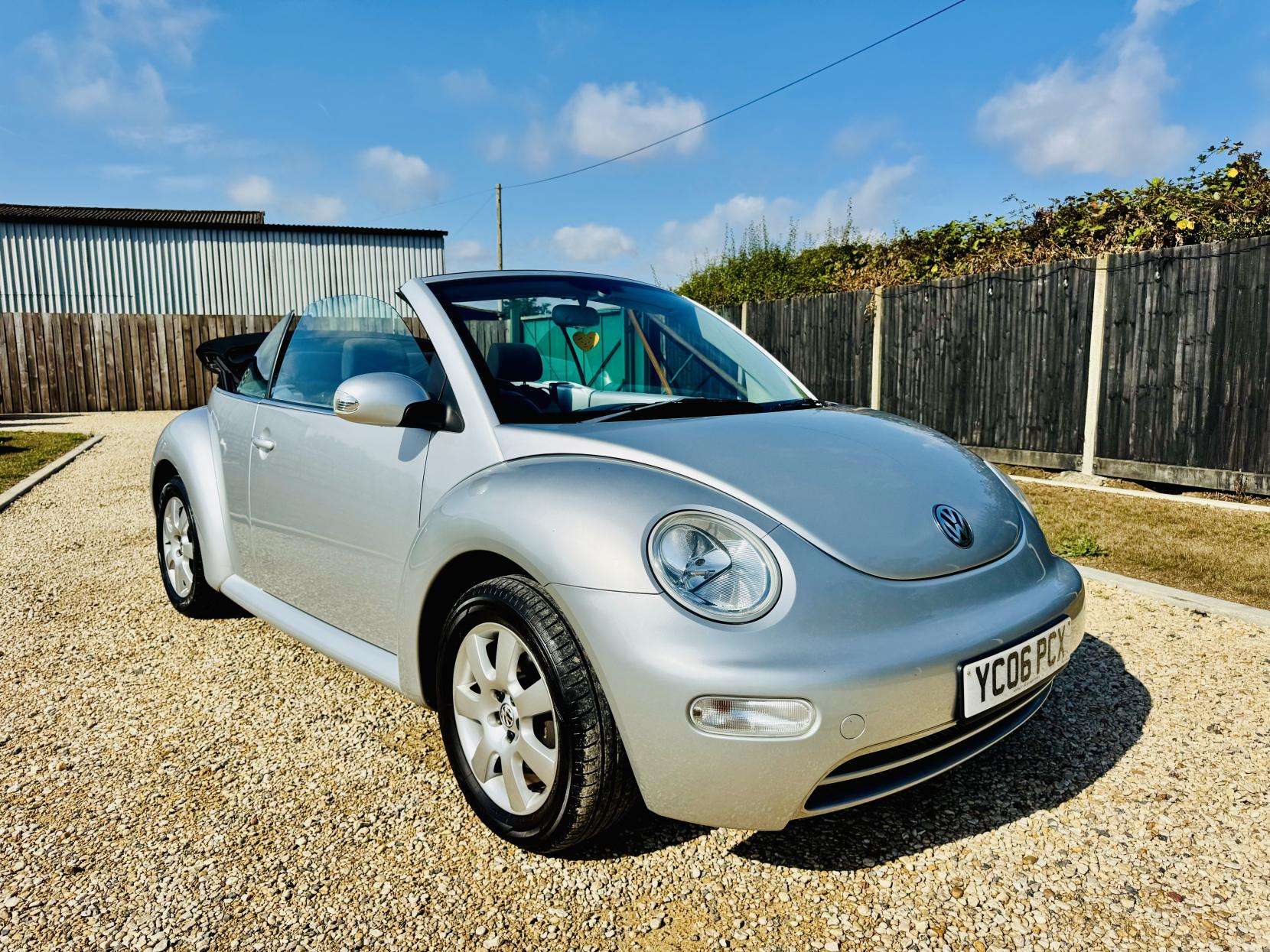 A 2006 VOLKSWAGEN BEETLE 2.0 S Cabriolet 2dr Petrol Manual Euro 4 (115 ps) A 2006 VOLKSWAGEN BEETLE 2.0 S Cabriolet 2dr Petrol Manual Euro 4 (115 ps)