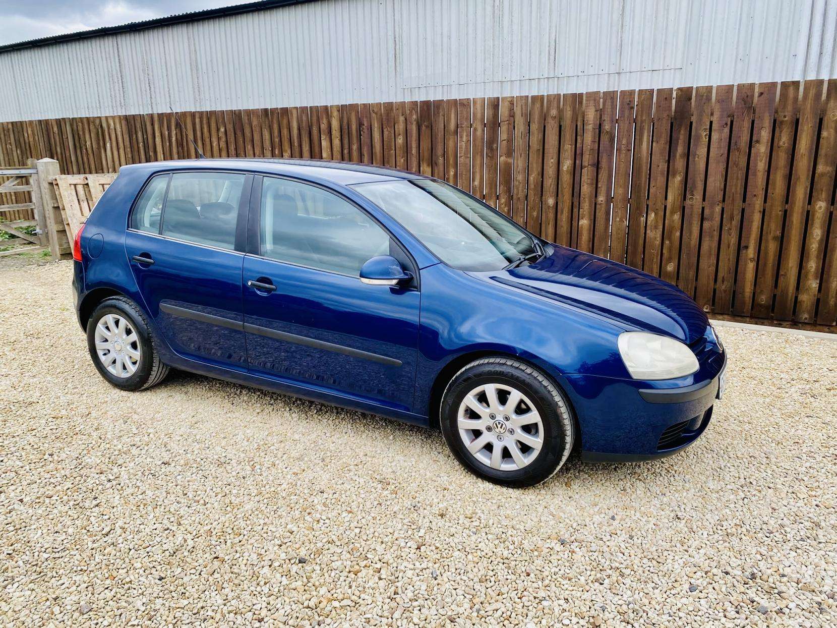 A 2006 VOLKSWAGEN GOLF 1.6 FSI SE Hatchback 5dr Petrol Automatic (185 g/km, 113 bhp) A 2006 VOLKSWAGEN GOLF 1.6 FSI SE Hatchback 5dr Petrol Automatic (185 g/km, 113 bhp)