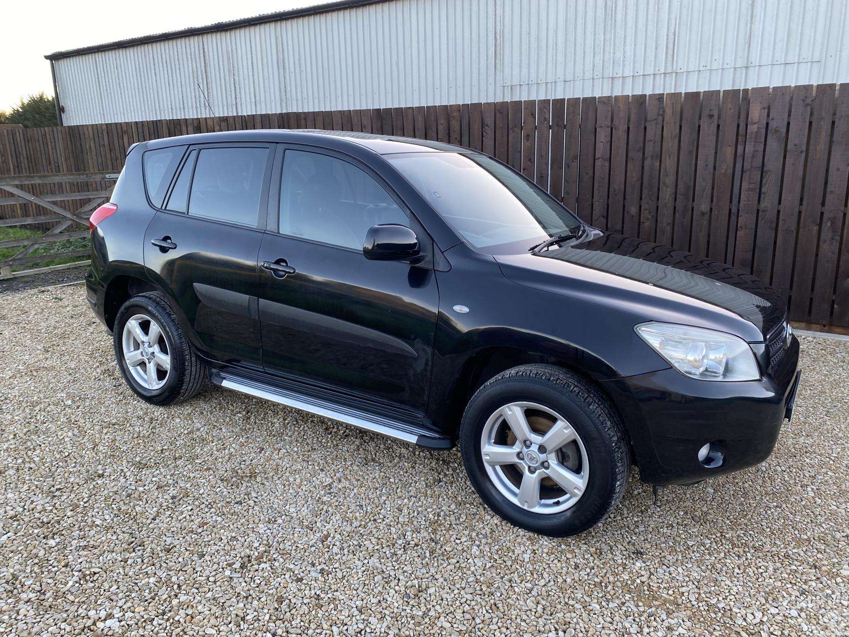 A 2007 TOYOTA RAV4 2.0 XT5 SUV 5dr Petrol Automatic 4WD (212 g/km, 150 bhp) A 2007 TOYOTA RAV4 2.0 XT5 SUV 5dr Petrol Automatic 4WD (212 g/km, 150 bhp)