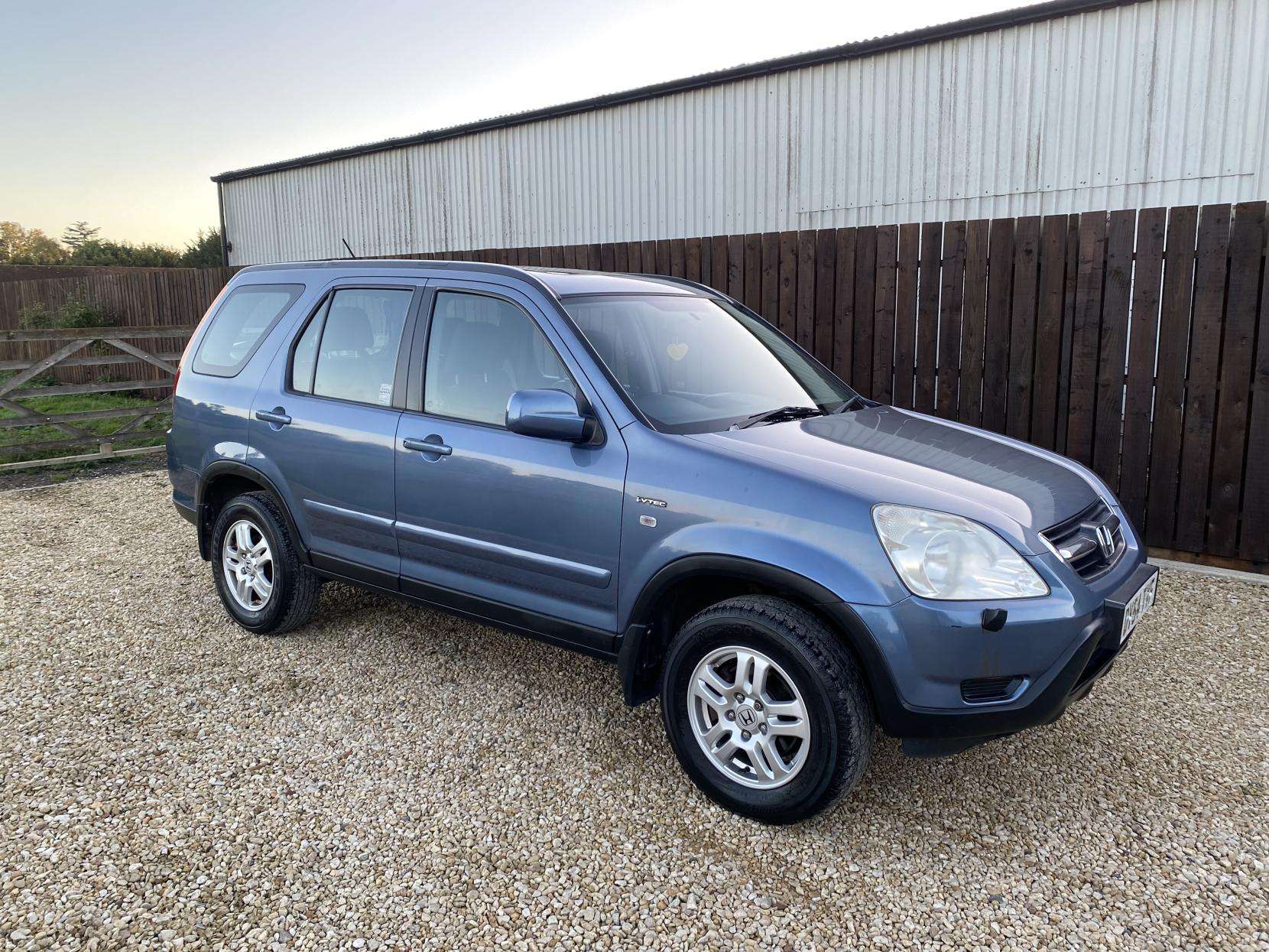 A 2004 HONDA CR-V 2.0 i-VTEC SE Sport SUV 5dr Petrol Manual (216 g/km, 148 bhp) A 2004 HONDA CR-V 2.0 i-VTEC SE Sport SUV 5dr Petrol Manual (216 g/km, 148 bhp)