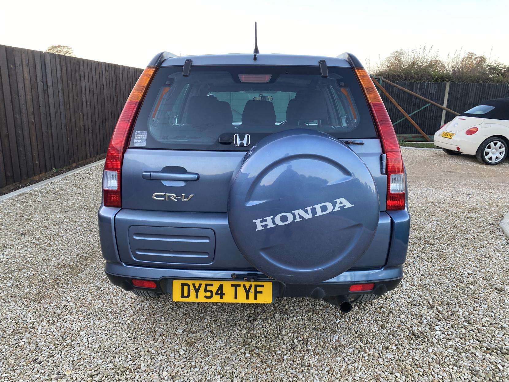 A 2004 HONDA CR-V 2.0 i-VTEC SE Sport SUV 5dr Petrol Manual (216 g/km, 148 bhp) A 2004 HONDA CR-V 2.0 i-VTEC SE Sport SUV 5dr Petrol Manual (216 g/km, 148 bhp)