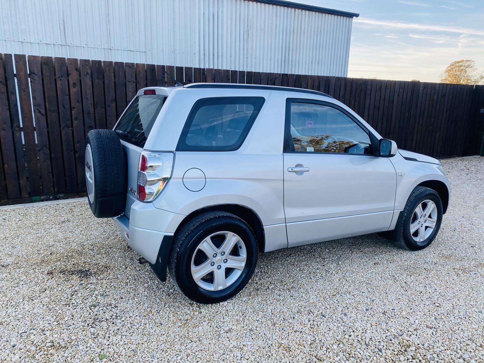 A 2008 SUZUKI GRAND VITARA 1.6 VVT SUV 3dr Petrol Manual 4WD Euro 4 (106 ps) A 2008 SUZUKI GRAND VITARA 1.6 VVT SUV 3dr Petrol Manual 4WD Euro 4 (106 ps)