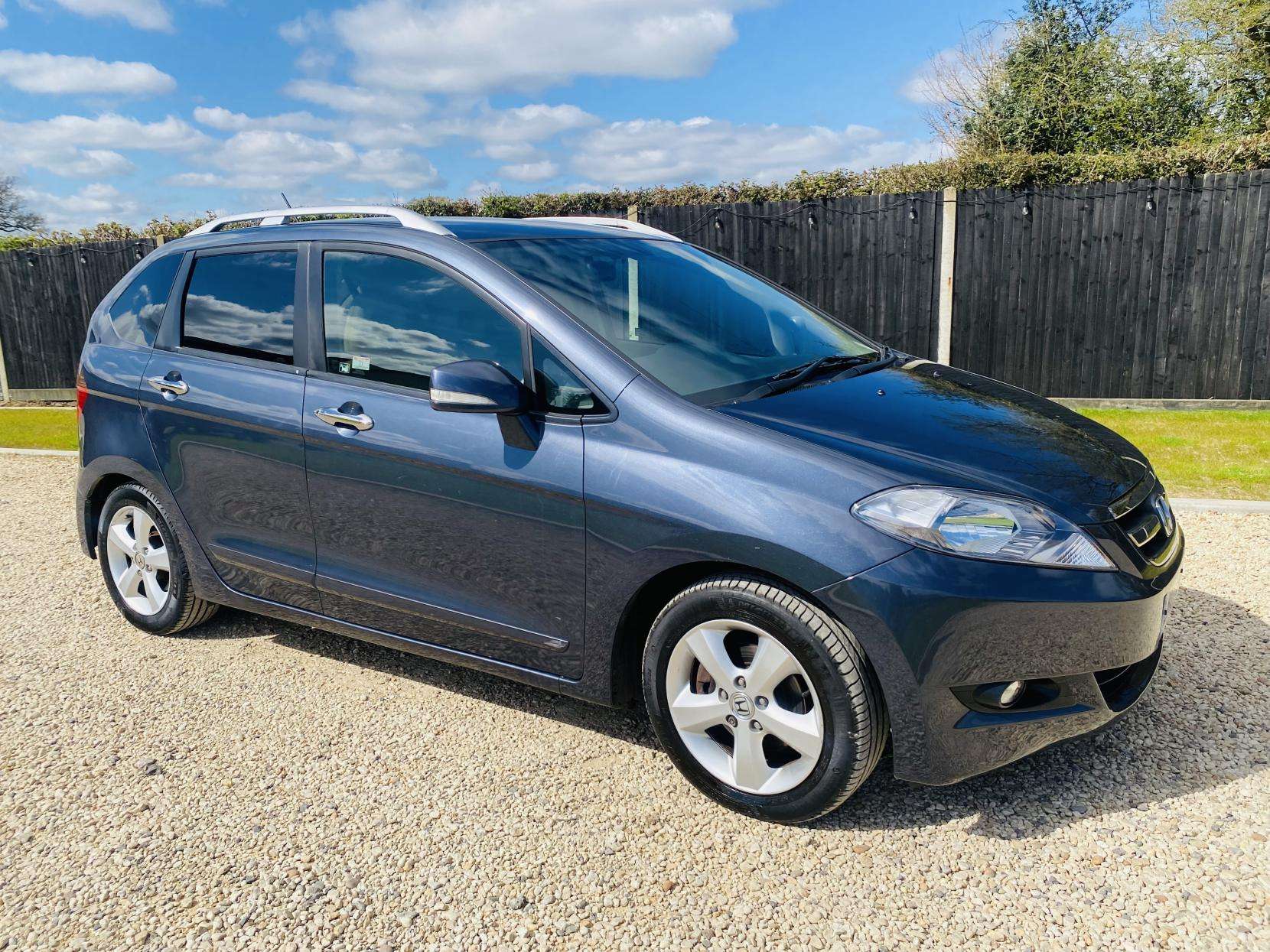 A 2007 HONDA FR-V 1.8 i-VTEC EX MPV 5dr Petrol Automatic (190 g/km, 138 bhp) A 2007 HONDA FR-V 1.8 i-VTEC EX MPV 5dr Petrol Automatic (190 g/km, 138 bhp)