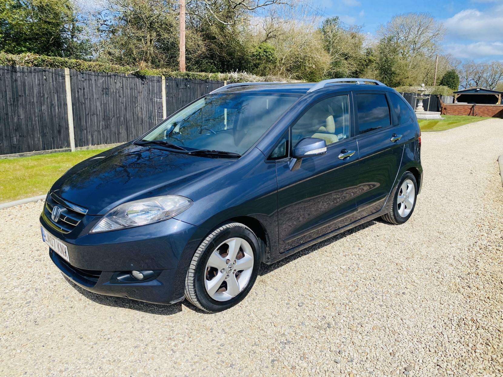 A 2007 HONDA FR-V 1.8 i-VTEC EX MPV 5dr Petrol Automatic (190 g/km, 138 bhp) A 2007 HONDA FR-V 1.8 i-VTEC EX MPV 5dr Petrol Automatic (190 g/km, 138 bhp)