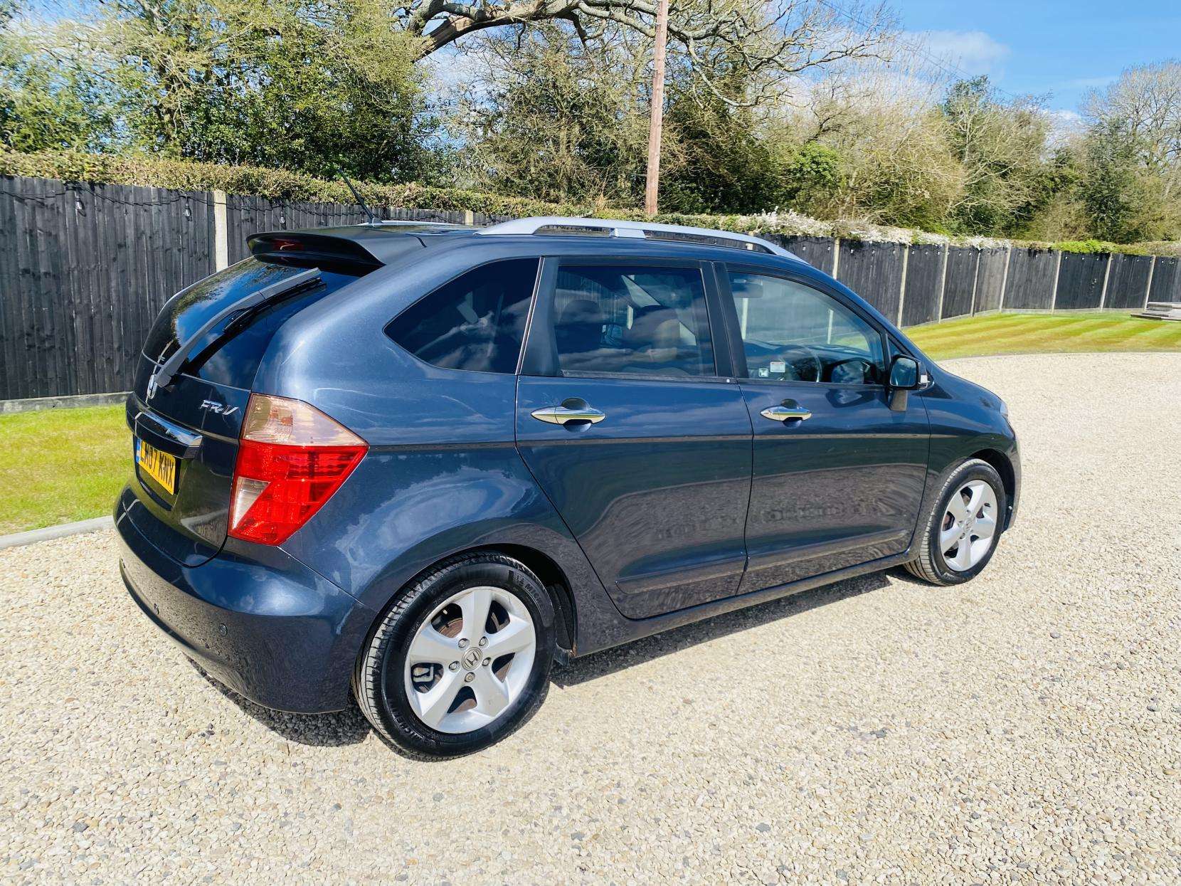 A 2007 HONDA FR-V 1.8 i-VTEC EX MPV 5dr Petrol Automatic (190 g/km, 138 bhp) A 2007 HONDA FR-V 1.8 i-VTEC EX MPV 5dr Petrol Automatic (190 g/km, 138 bhp)