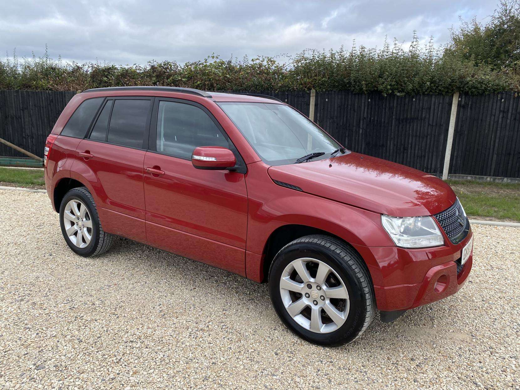 A 2010 SUZUKI GRAND VITARA 2.4 VVT SZ5 SUV 5dr Petrol Auto 4WD Euro 5 (169 ps) A 2010 SUZUKI GRAND VITARA 2.4 VVT SZ5 SUV 5dr Petrol Auto 4WD Euro 5 (169 ps)