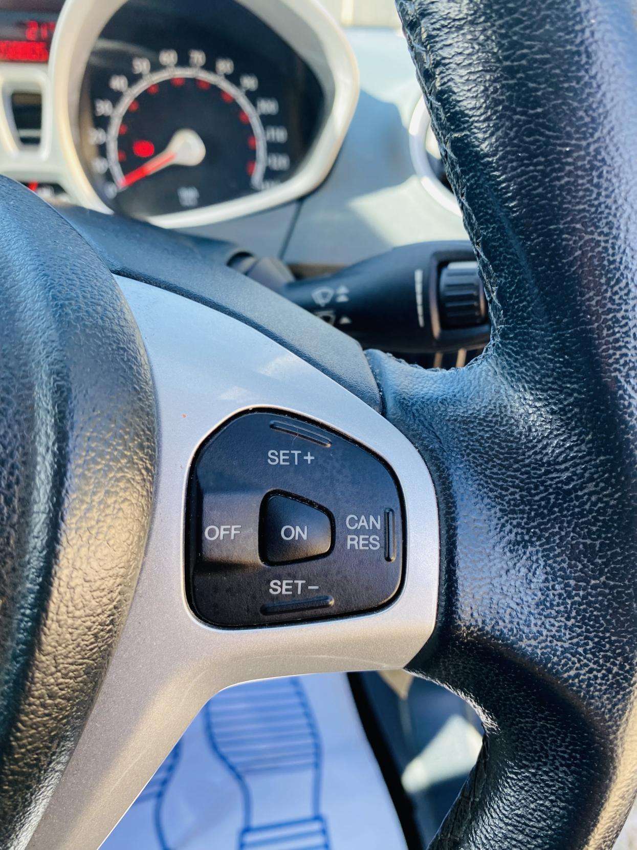 2010 FORD FIESTA 2010 FORD FIESTA