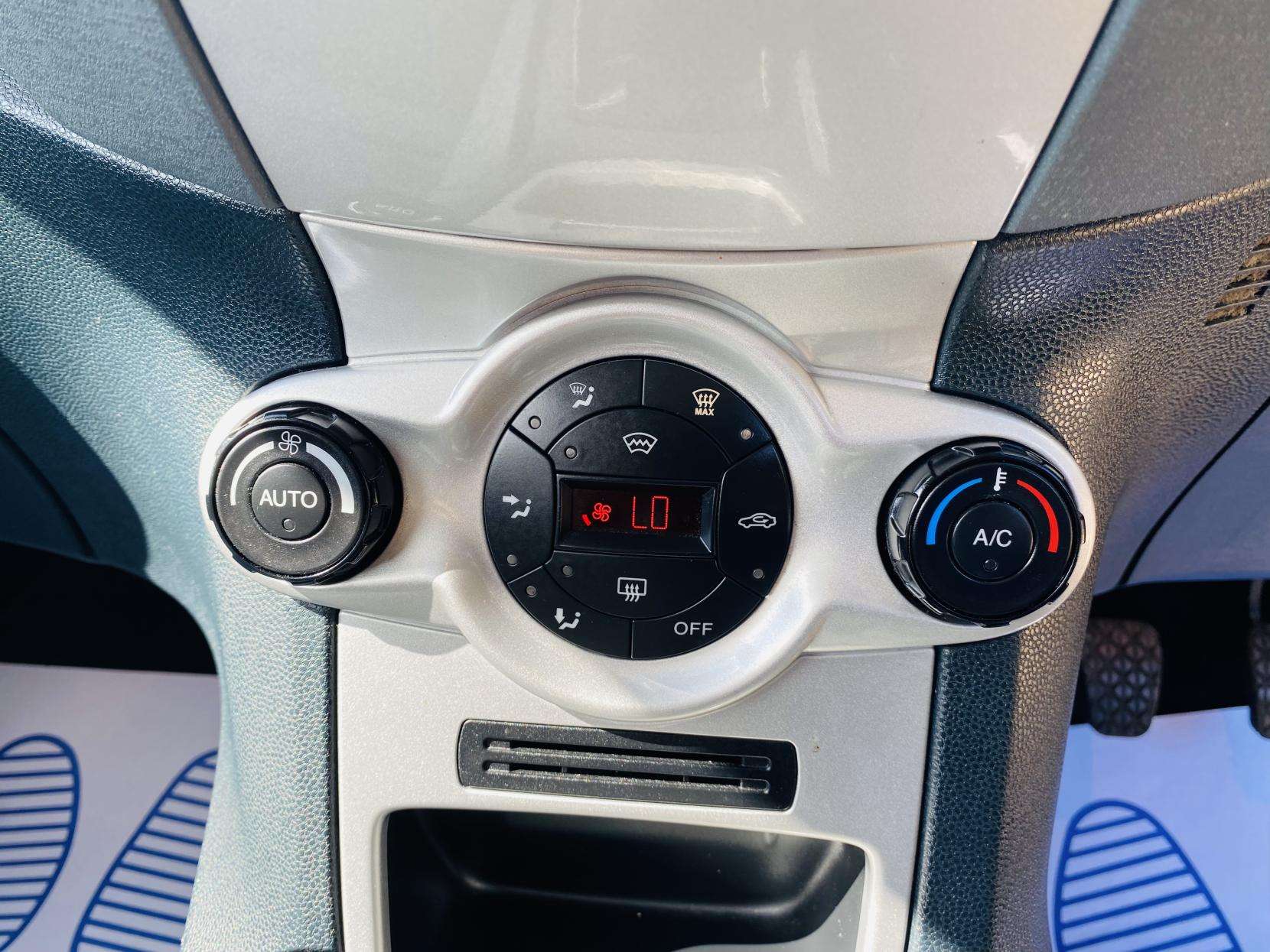 2010 FORD FIESTA 2010 FORD FIESTA