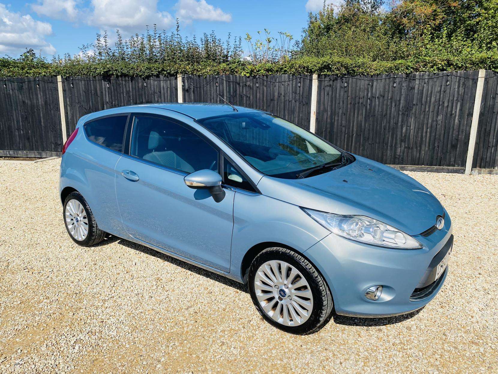 2010 FORD FIESTA 2010 FORD FIESTA