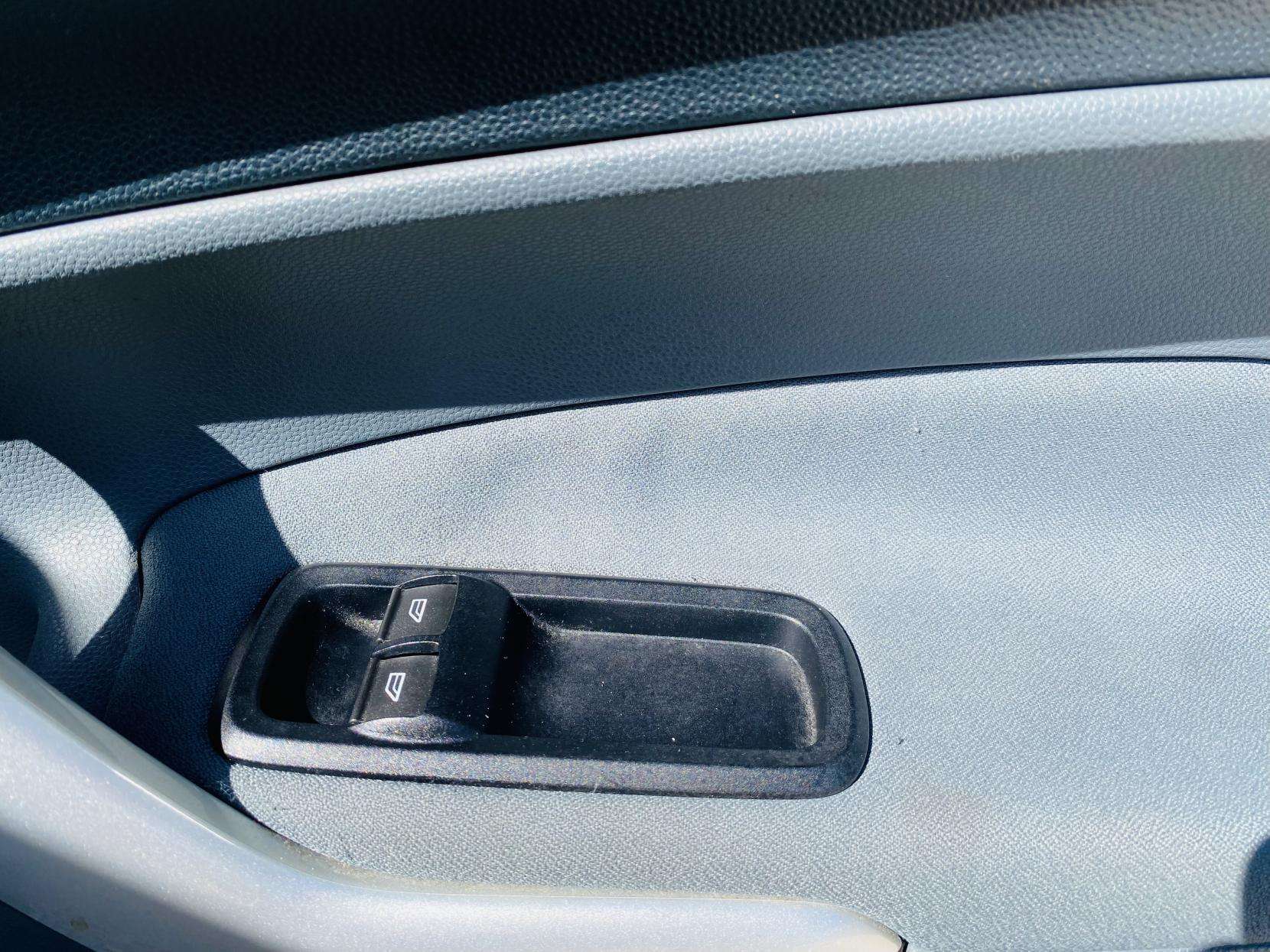 2010 FORD FIESTA 2010 FORD FIESTA