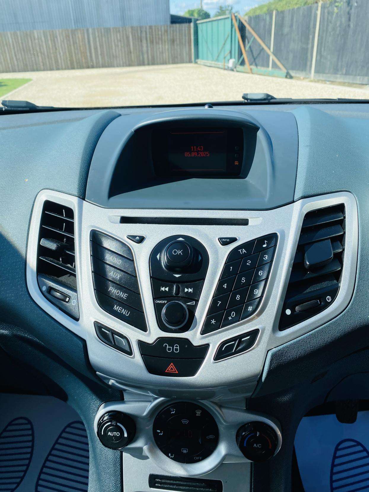 2010 FORD FIESTA 2010 FORD FIESTA