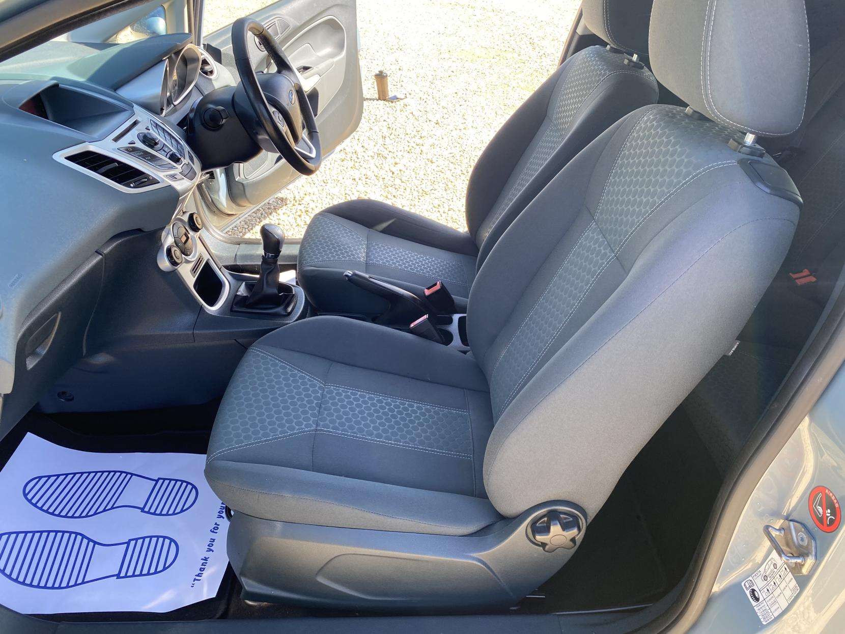 2010 FORD FIESTA 2010 FORD FIESTA