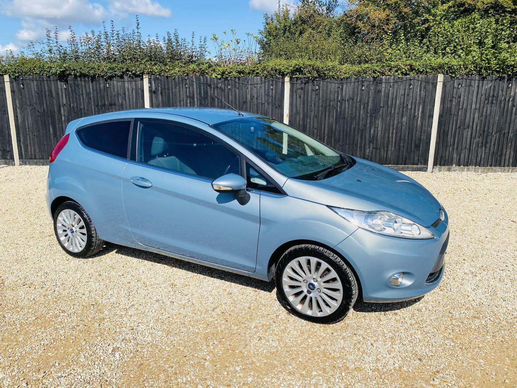 2010 FORD FIESTA 2010 FORD FIESTA