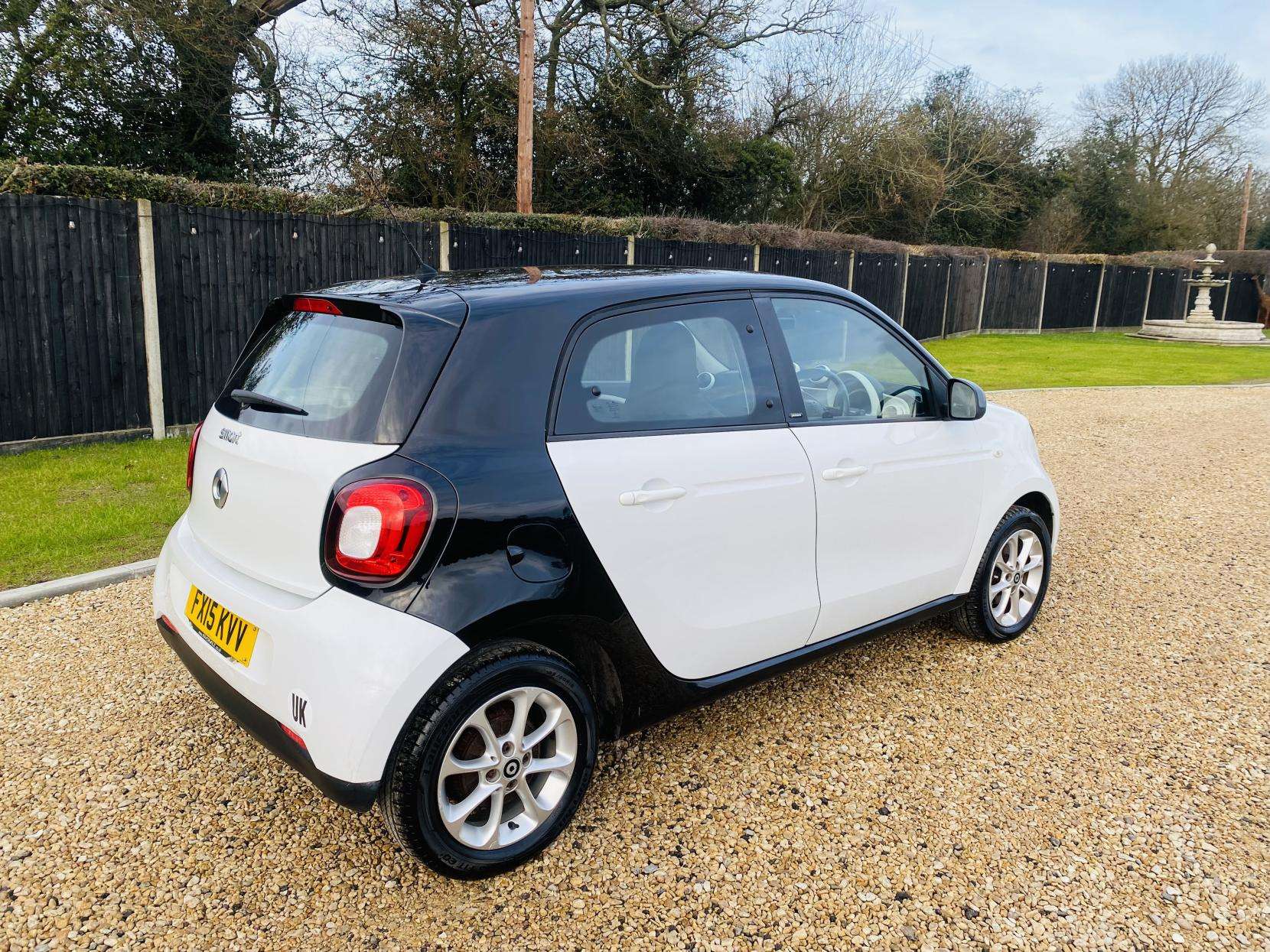 A 2015 SMART FORFOUR 1.0 Passion Hatchback 5dr Petrol Manual Euro 6 (s/s) (71 ps) A 2015 SMART FORFOUR 1.0 Passion Hatchback 5dr Petrol Manual Euro 6 (s/s) (71 ps)