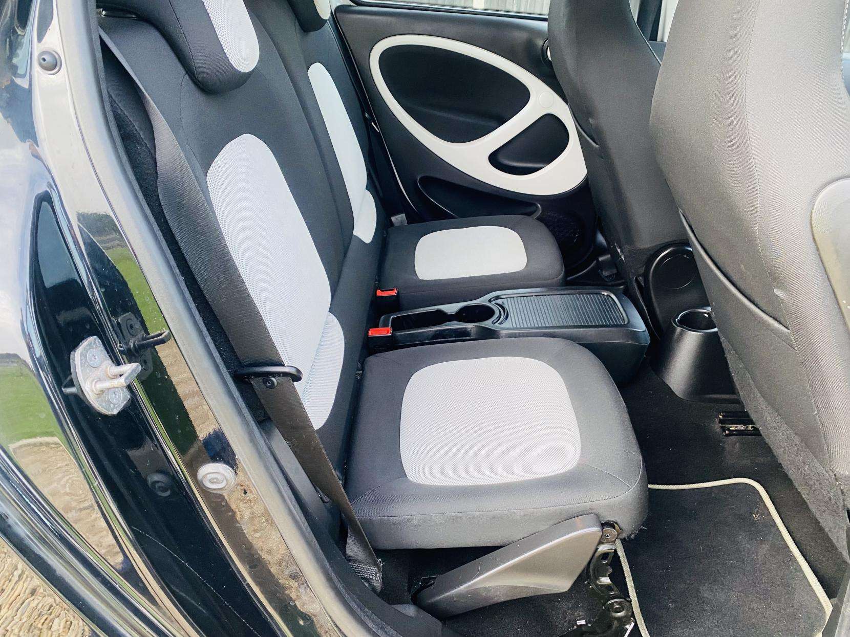 2015 SMART FORFOUR 2015 SMART FORFOUR